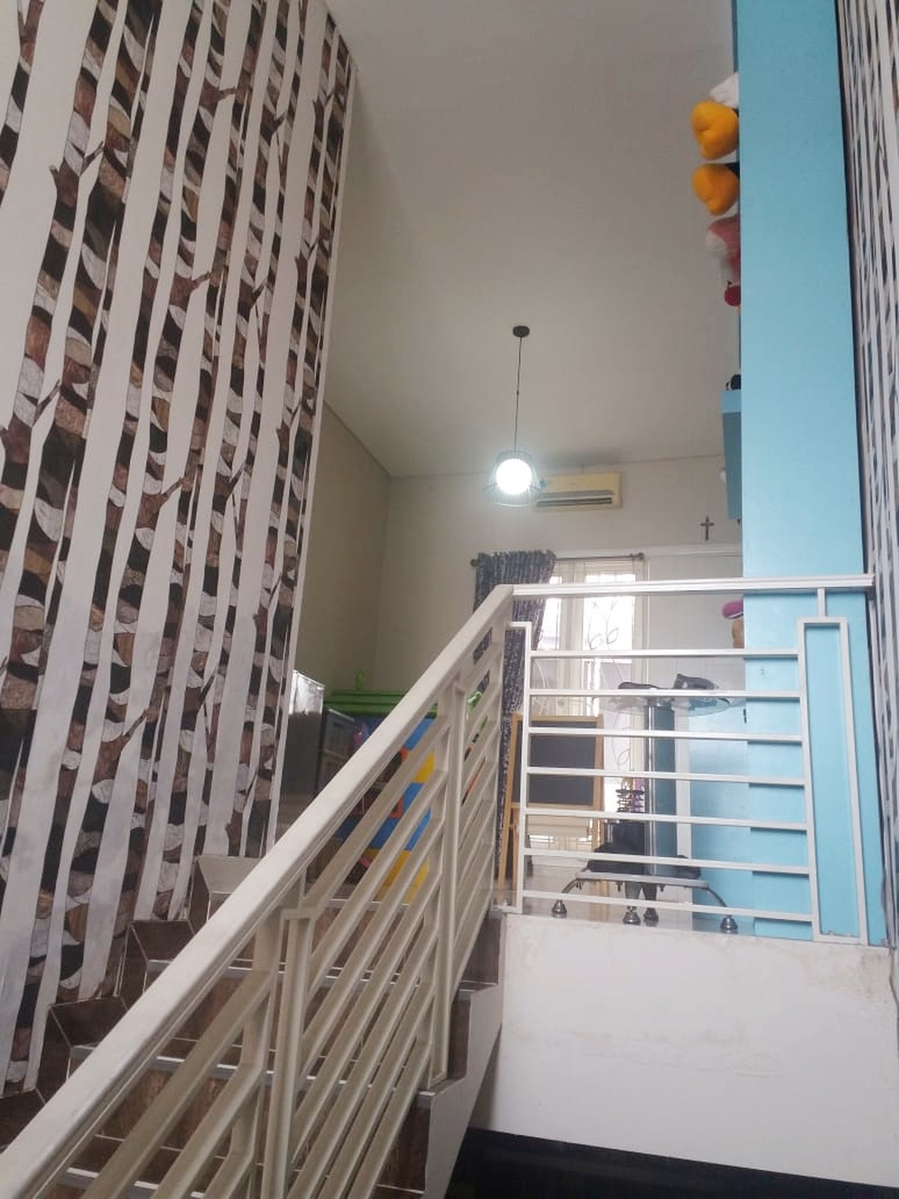 Dijual Rumah 2 Lantai Villa Melati Mas Residence, Modern Minimalis, Bebas Banjir