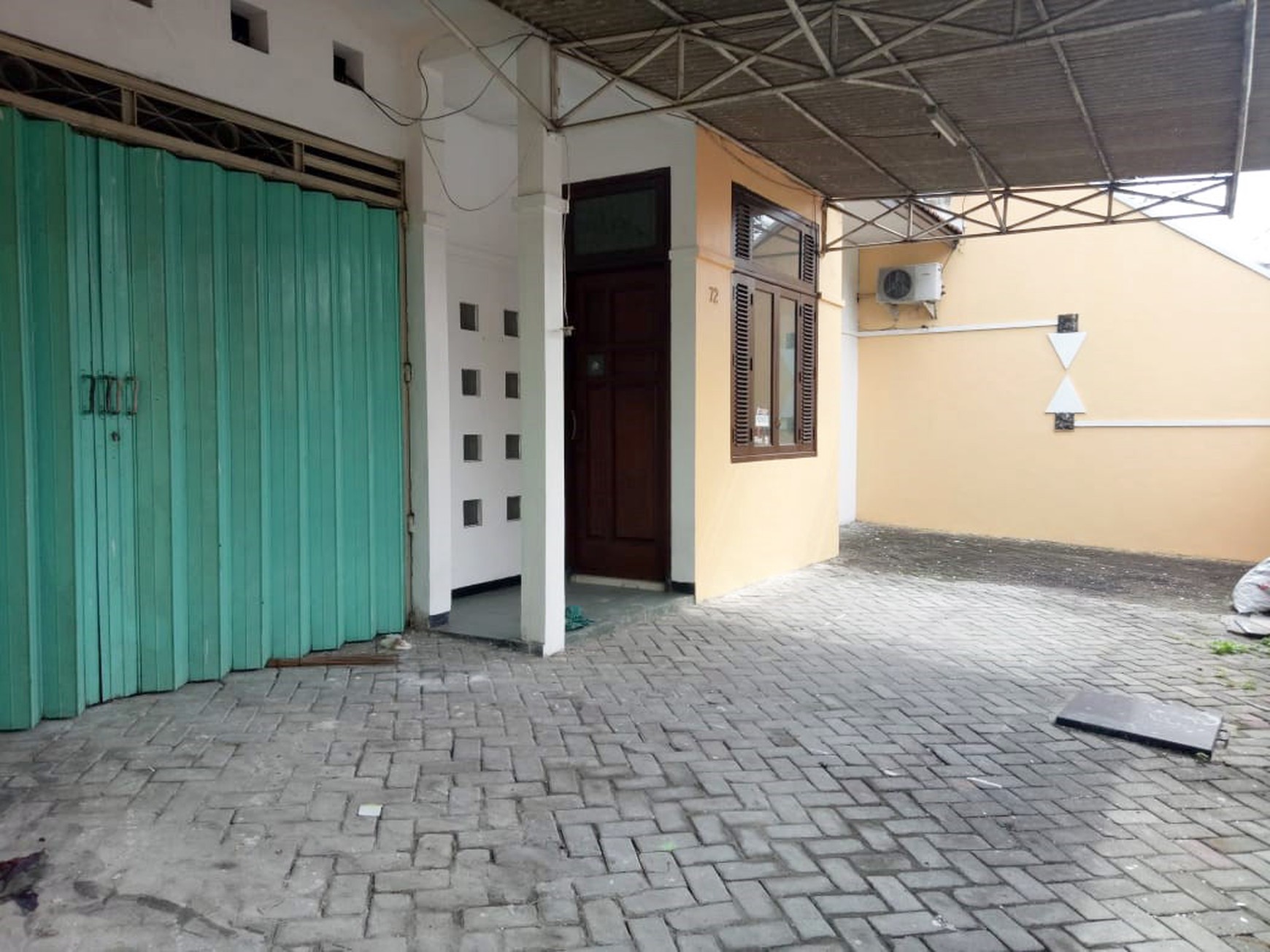 Rumah di Kutisari Selatan, Nol Jalan, bisa untuk rumah tinggal / usaha !!!
