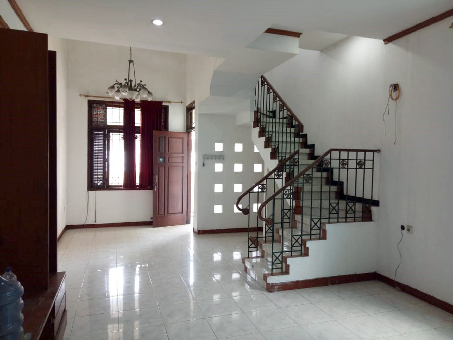 Rumah di Kutisari Selatan, Nol Jalan, bisa untuk rumah tinggal / usaha !!!