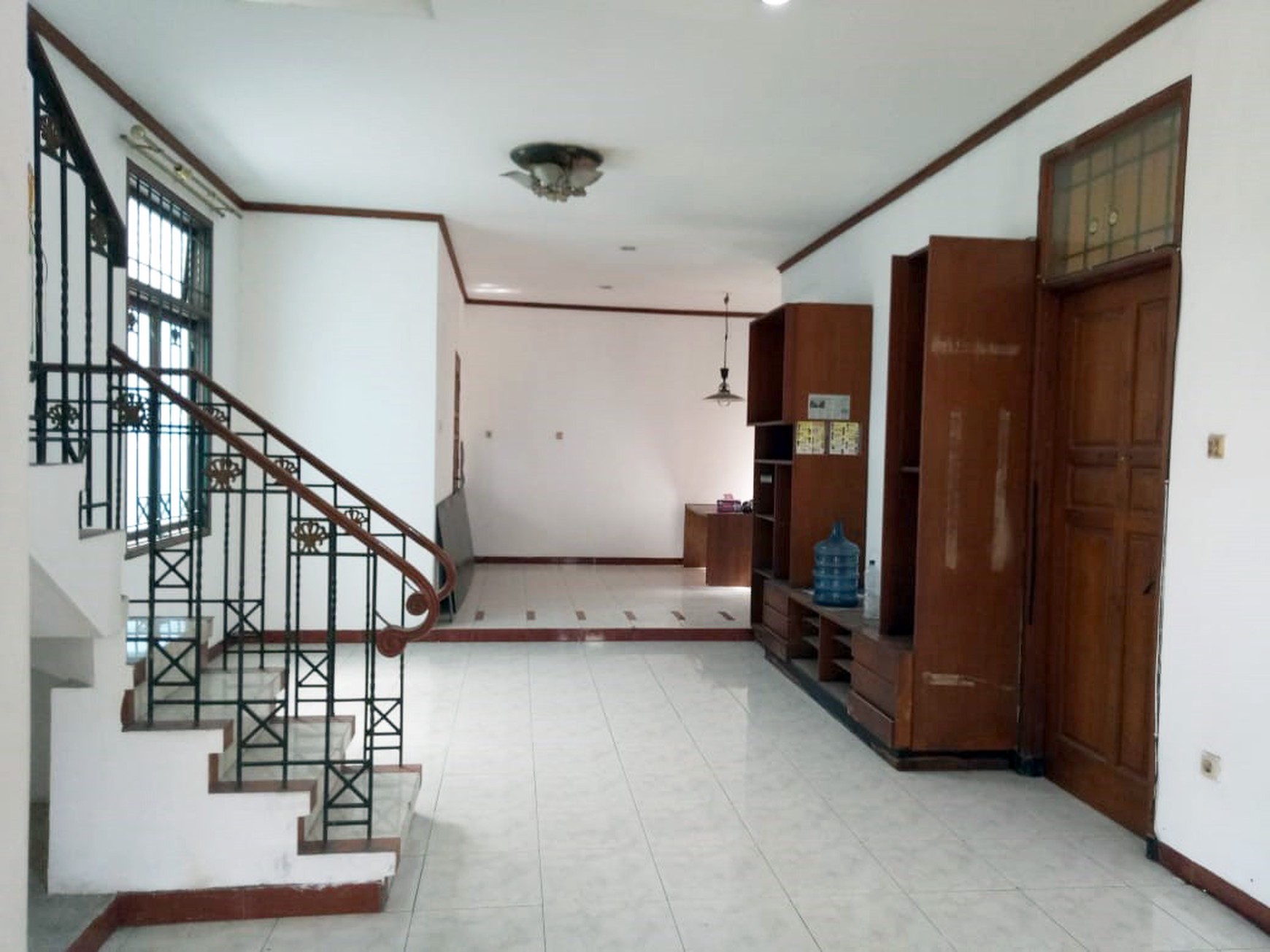 Rumah di Kutisari Selatan, Nol Jalan, bisa untuk rumah tinggal / usaha !!!