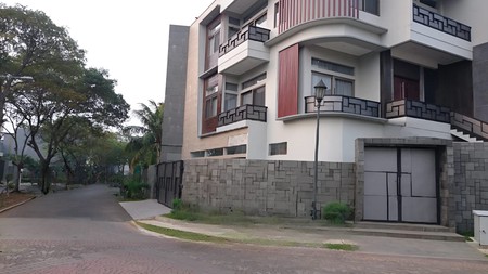 Dijual rumah hunian di Kelapa Gading