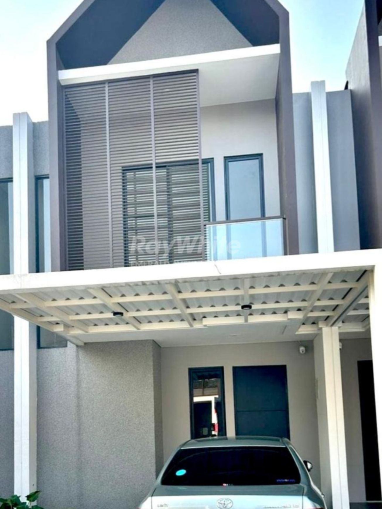 Rumah Minimalis 2 Lantai Dalam Cluster Melia Hyra Graha Raya Bintaro, Tangerang Selatan