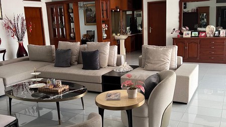 Dijual rumah cantik dan terawat yang berlokasi di dekat kawasan elit Permata Hijau