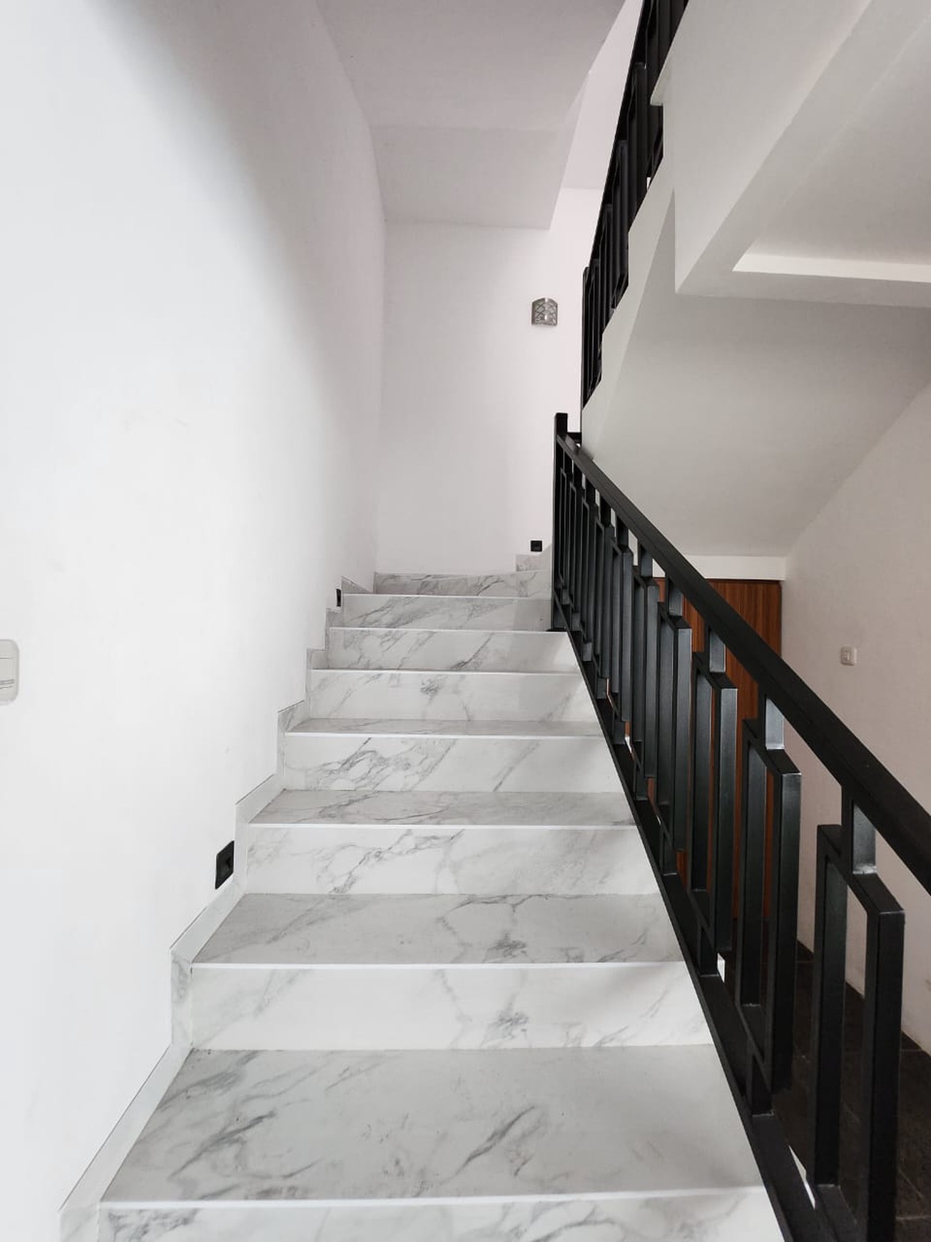 Dijual Rumah Baru di North Emerald Mansion Citraland Surabaya Barat