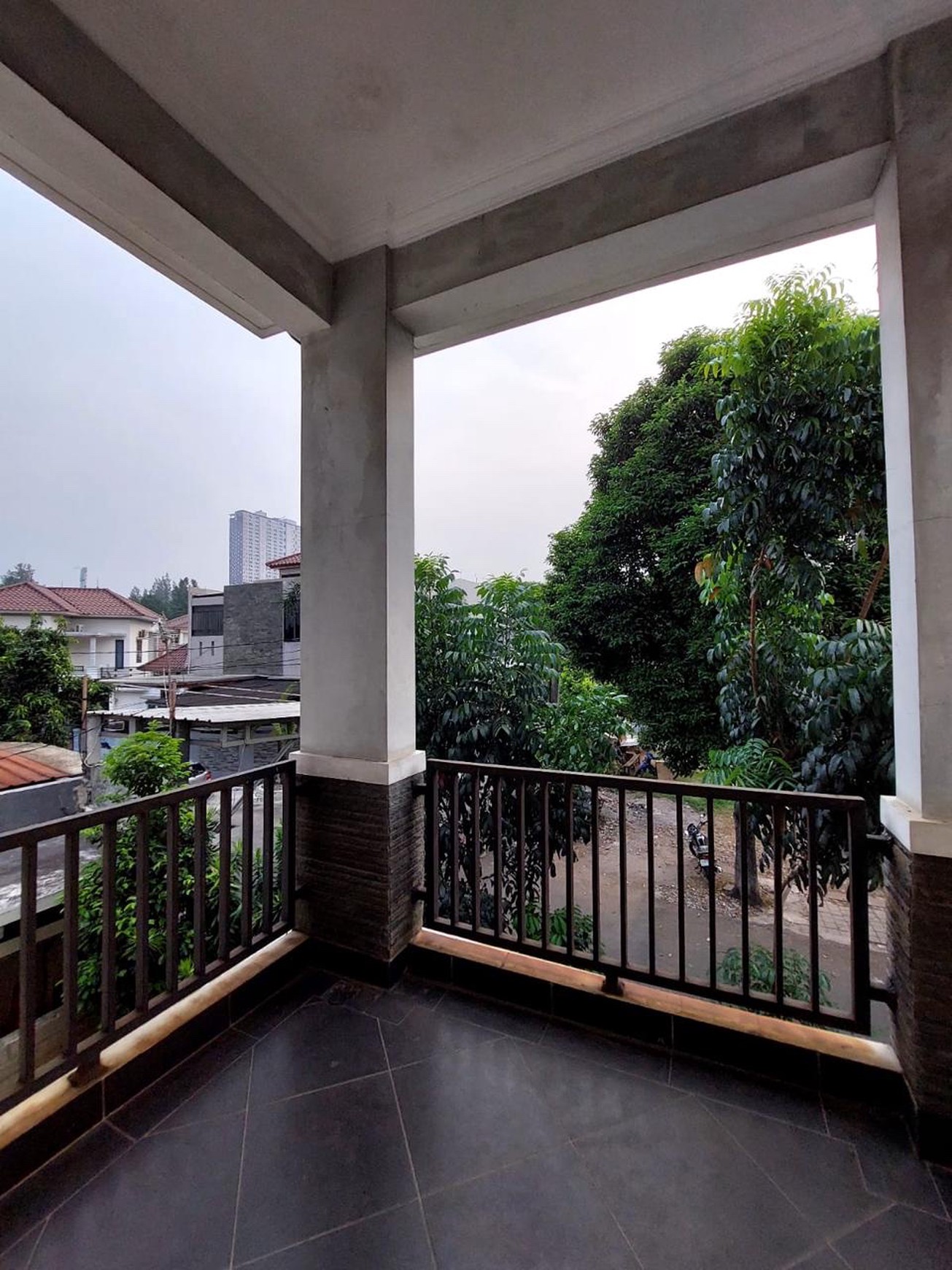 Ingin memiliki hunian nyaman di BSD City? Rumah di Komplek Griyaloka  BSD