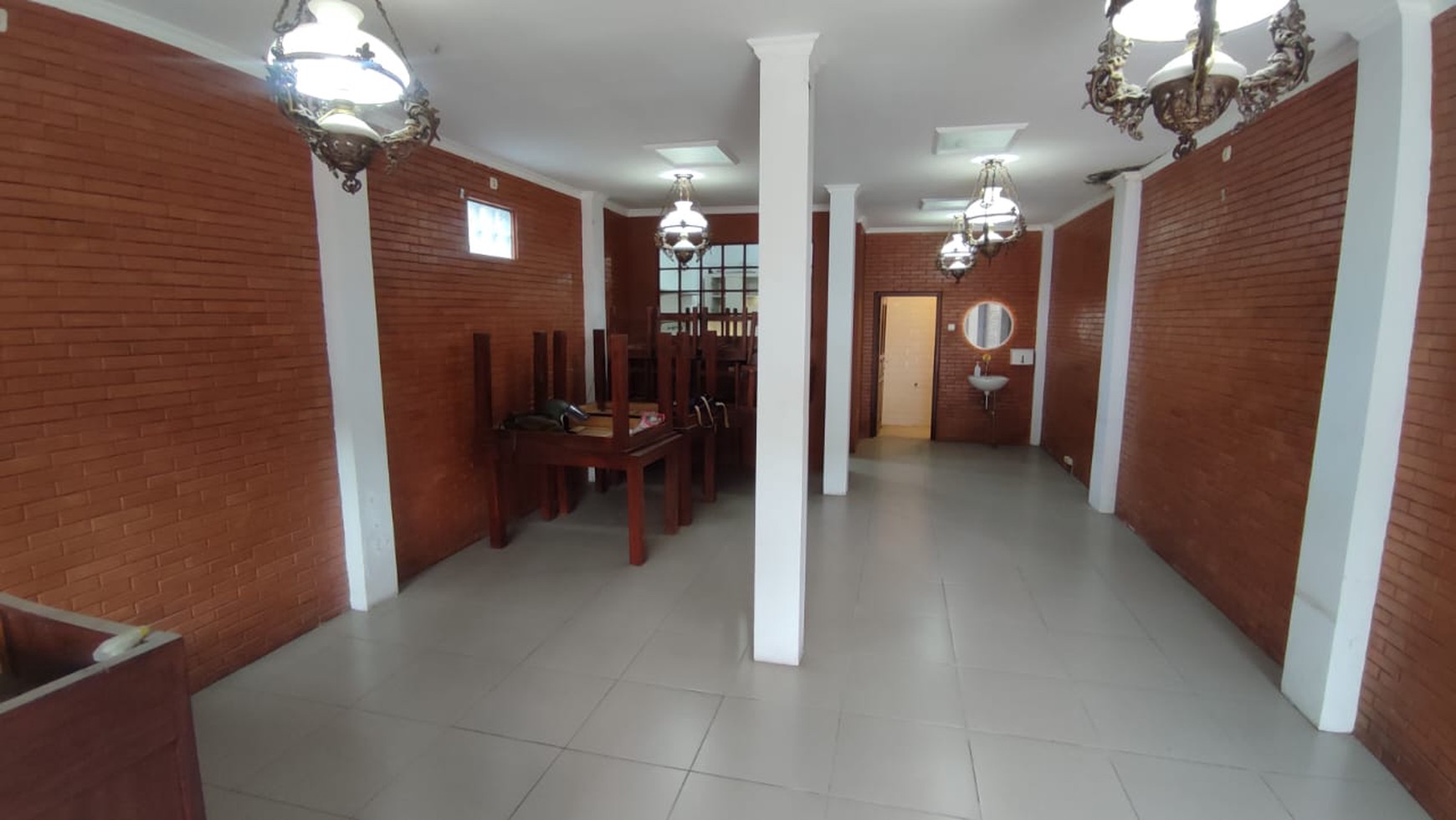 Ruang Usaha Strategis Dekat Jalan Laksda Adisucipto Caturtunggal Depok Sleman
