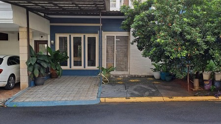 Bagus Rapih 2 lantai full furnished dalam Cluster keamanan 24 Jam.