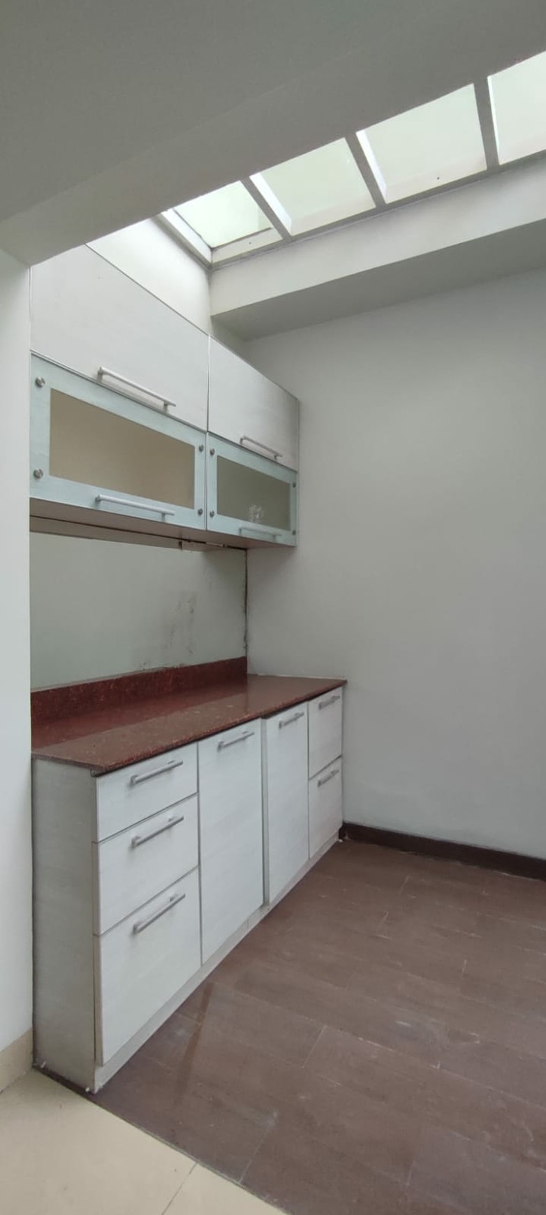 Rumah 2 Lt. Halaman belakang Luas di Kebayoran Bintaro Jaya