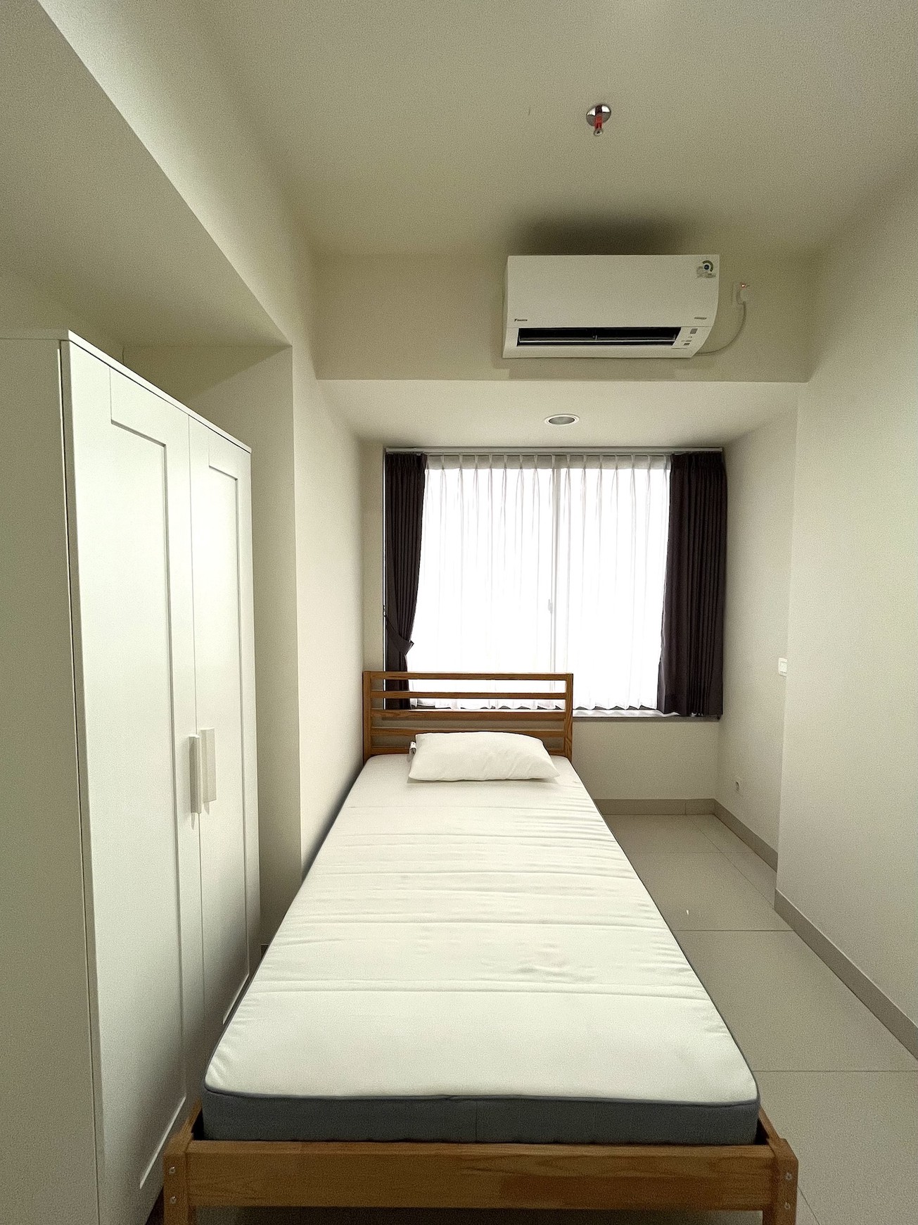 Premium Living! Apartemen 2 BR di Newport Orange County - View Indah, Akses Mudah