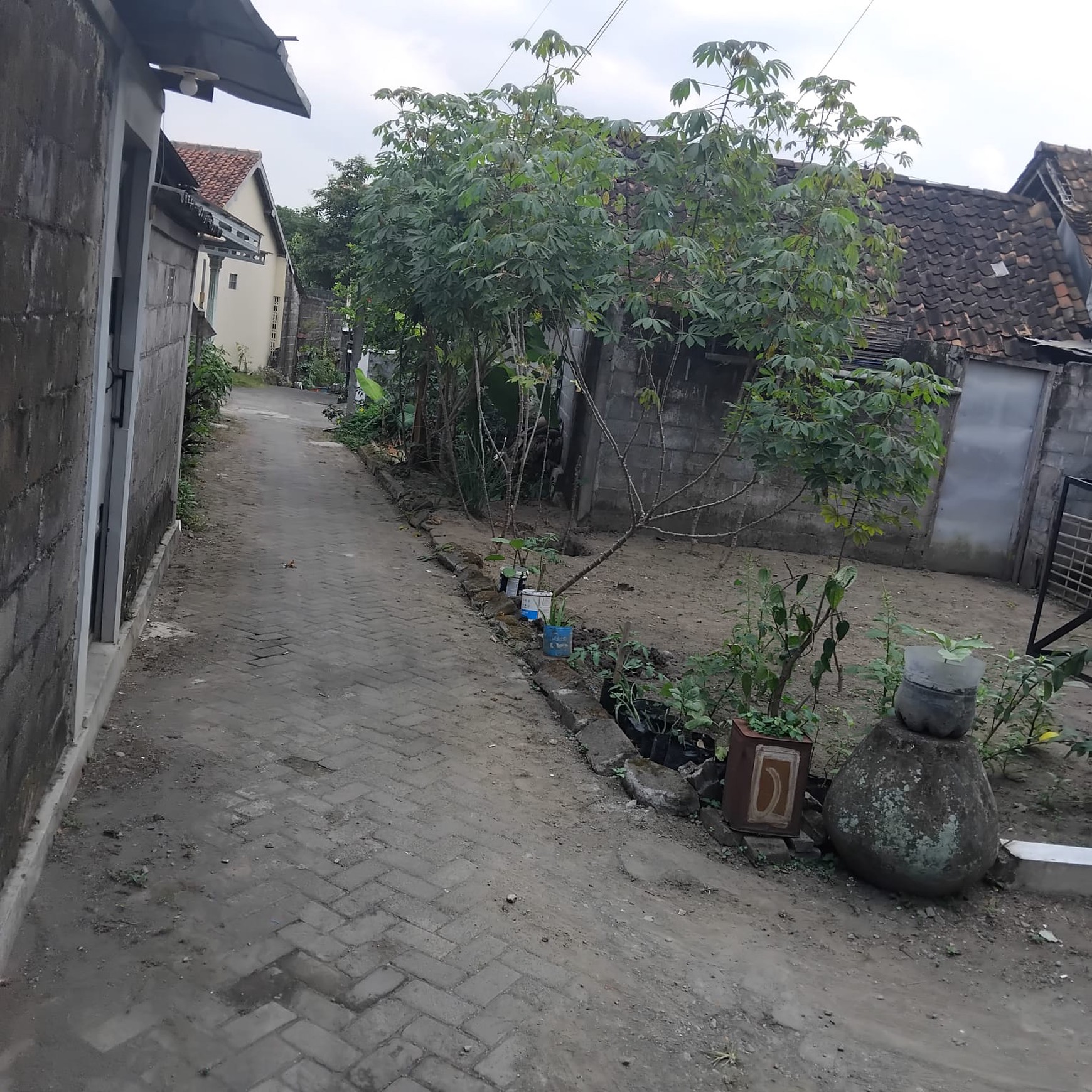 Tanah Luas 188 Meter Persegi Lokasi Strategis Dekat RS UGM Gamping Sleman 