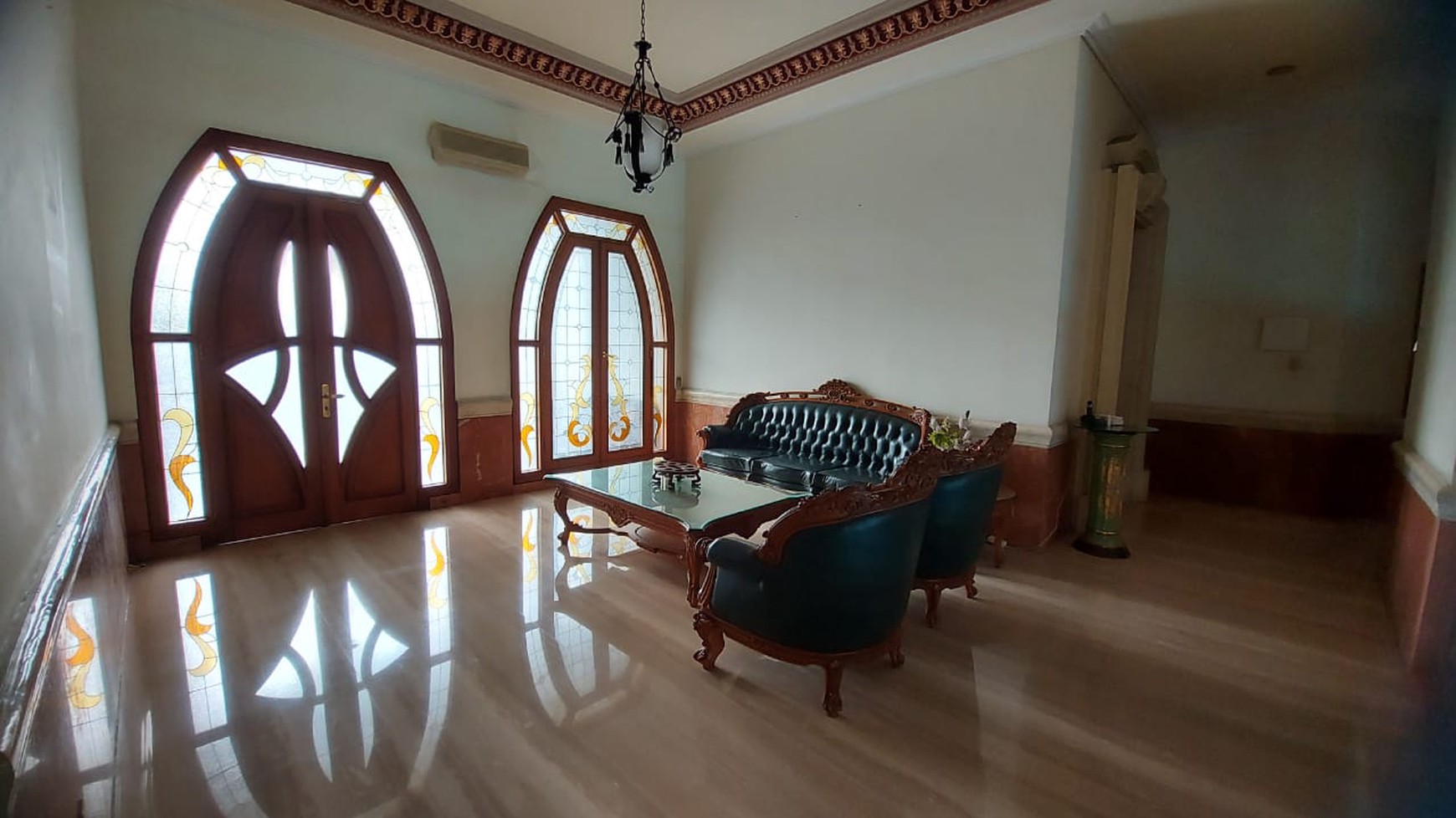 DIJUAL RUMAH MEWAH GRAHA FAMILI GOLF VIEW FULL FURNISHED SURABAYA BARAT
