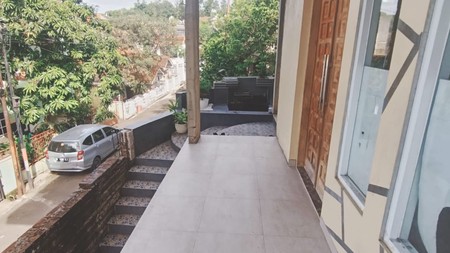 Rumah Asri 2 Lantai di jl Girisari, Ujung Berung Bandung