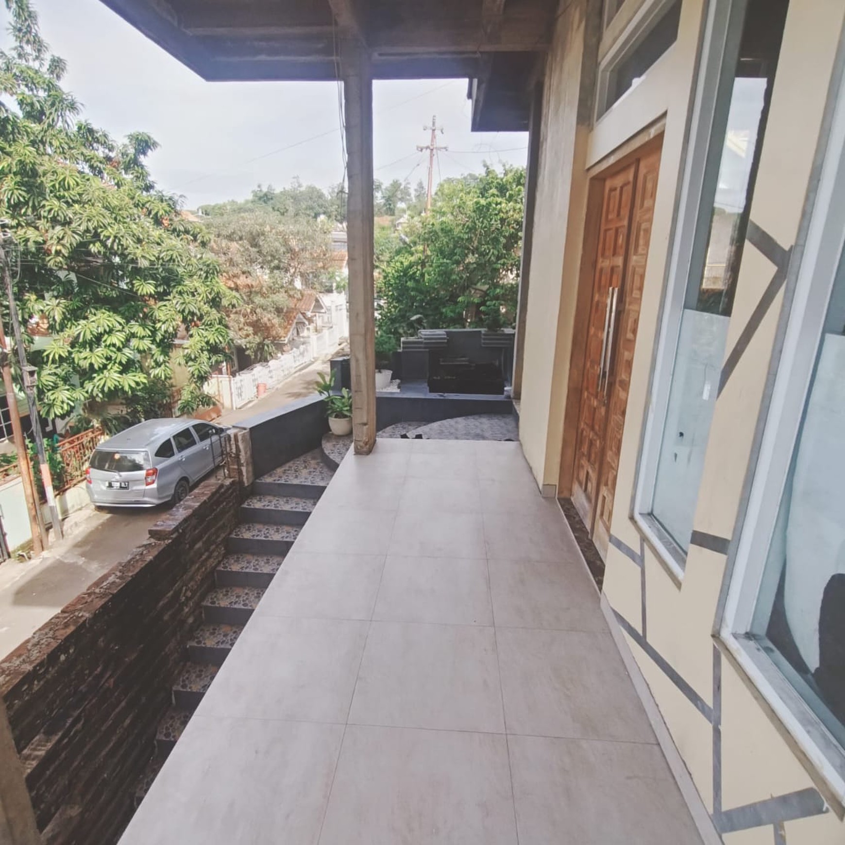 Rumah Asri 2 Lantai di jl Girisari, Ujung Berung Bandung