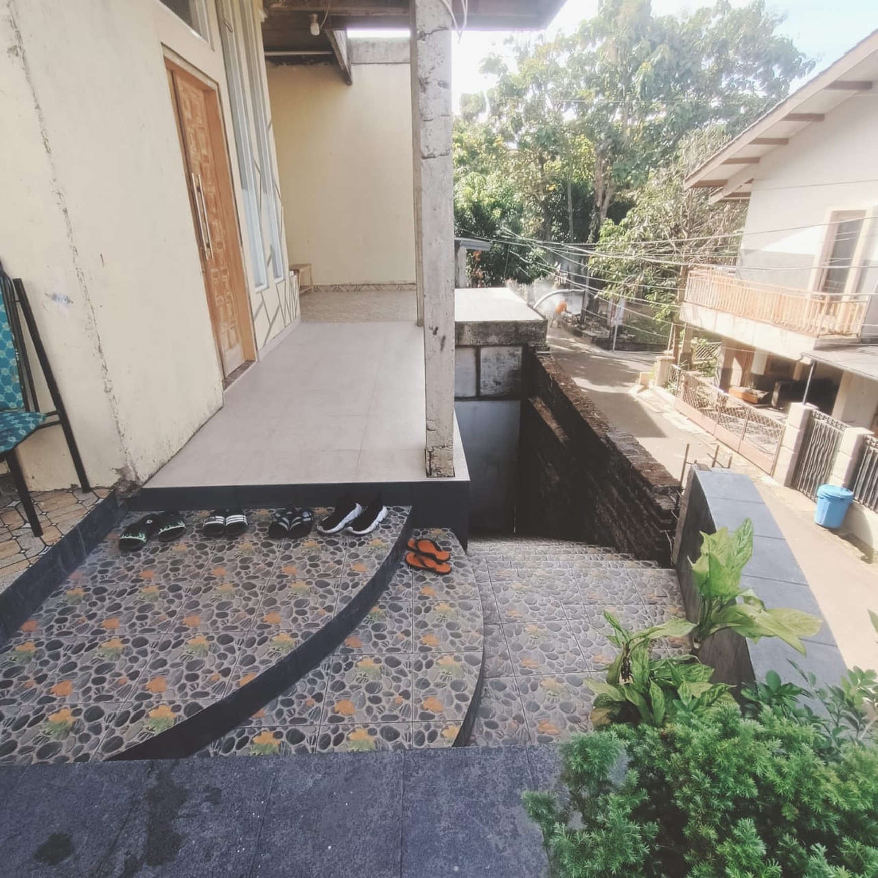 Rumah Asri 2 Lantai di jl Girisari, Ujung Berung Bandung