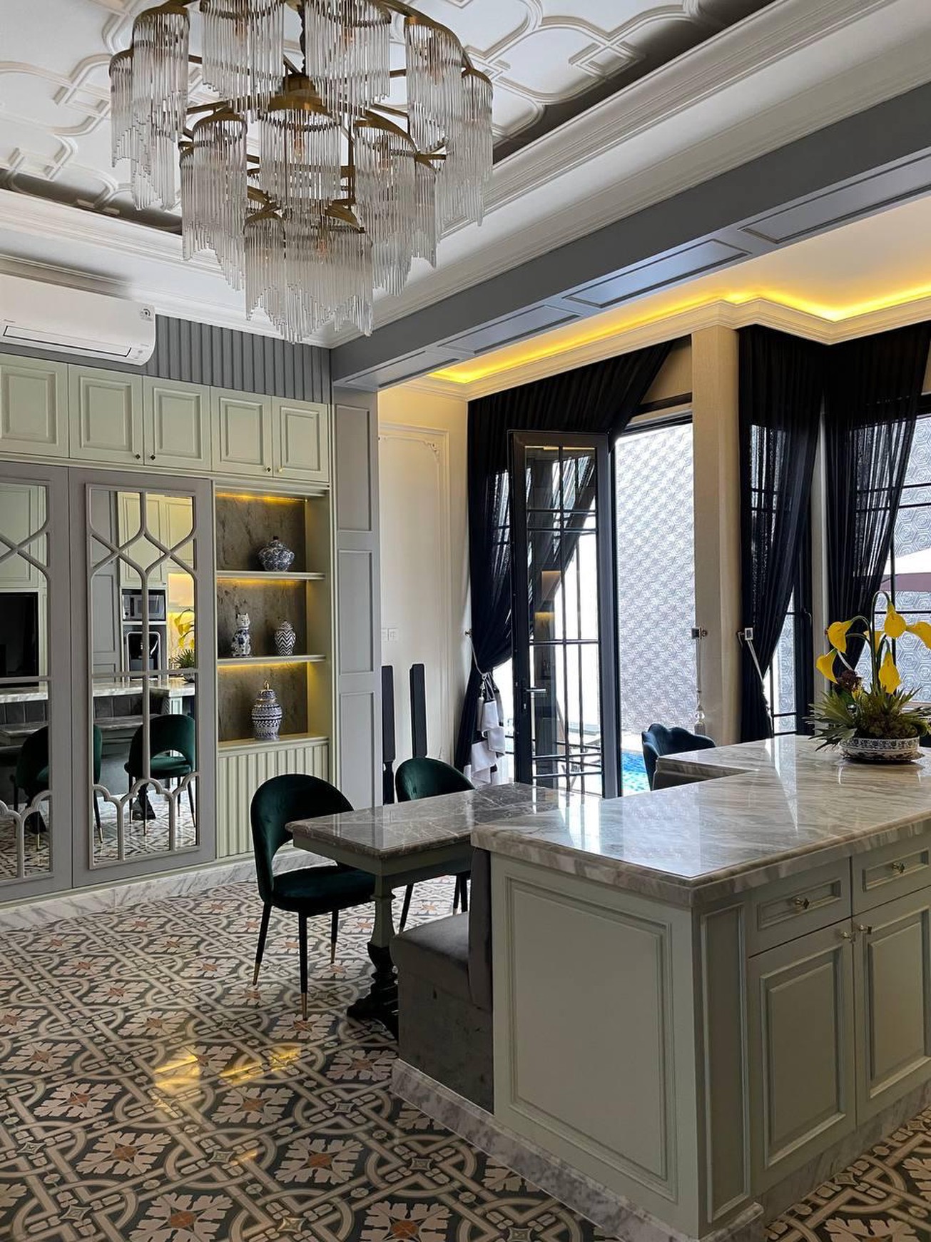 Rumah design klasik & Mewah perumahan Citra Grand Cibubur