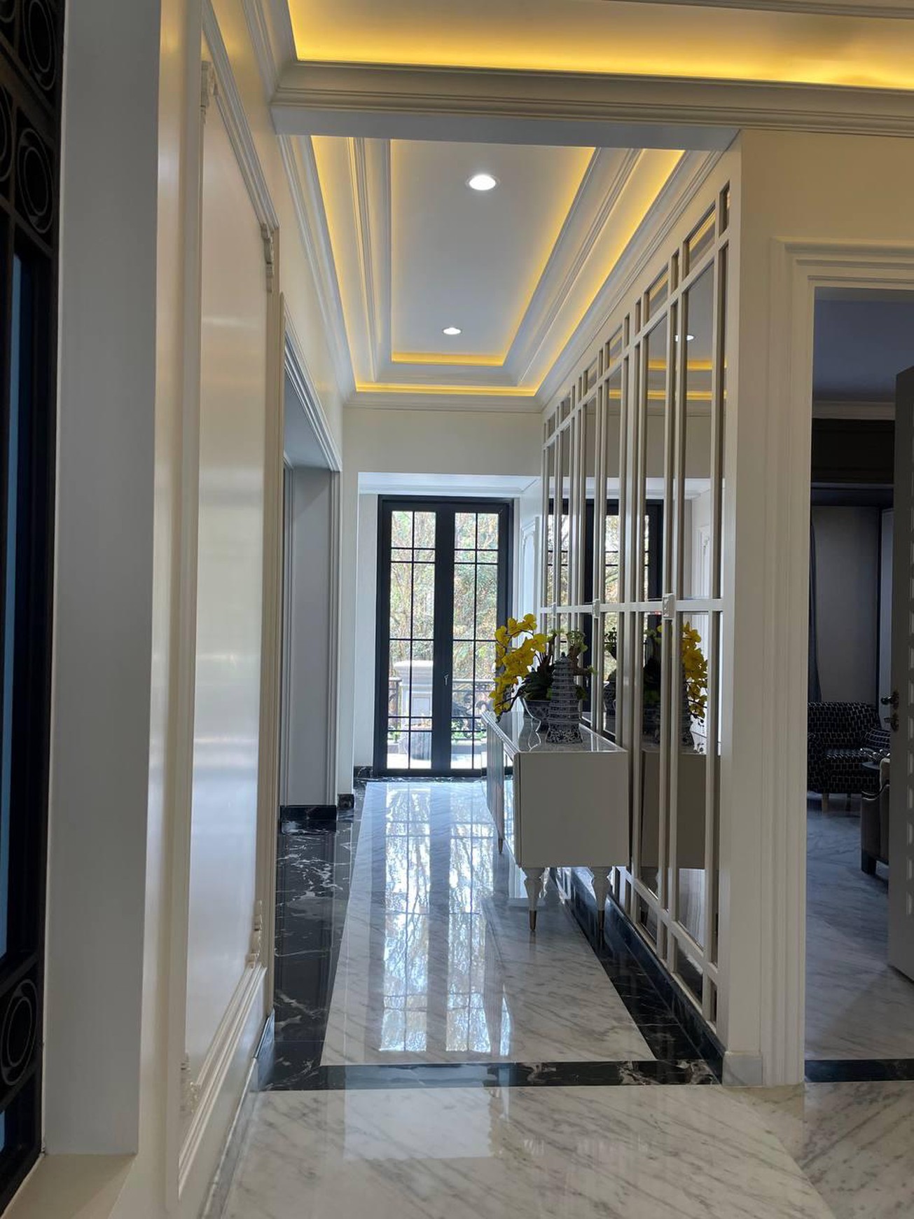 Rumah design klasik & Mewah perumahan Citra Grand Cibubur