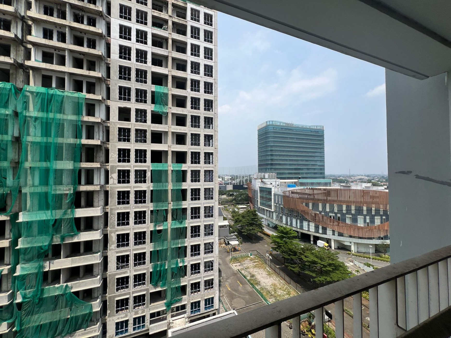 Dijual Apartemen mewah The Aspen Peak, dekat Stasiun MRT Fatmawati