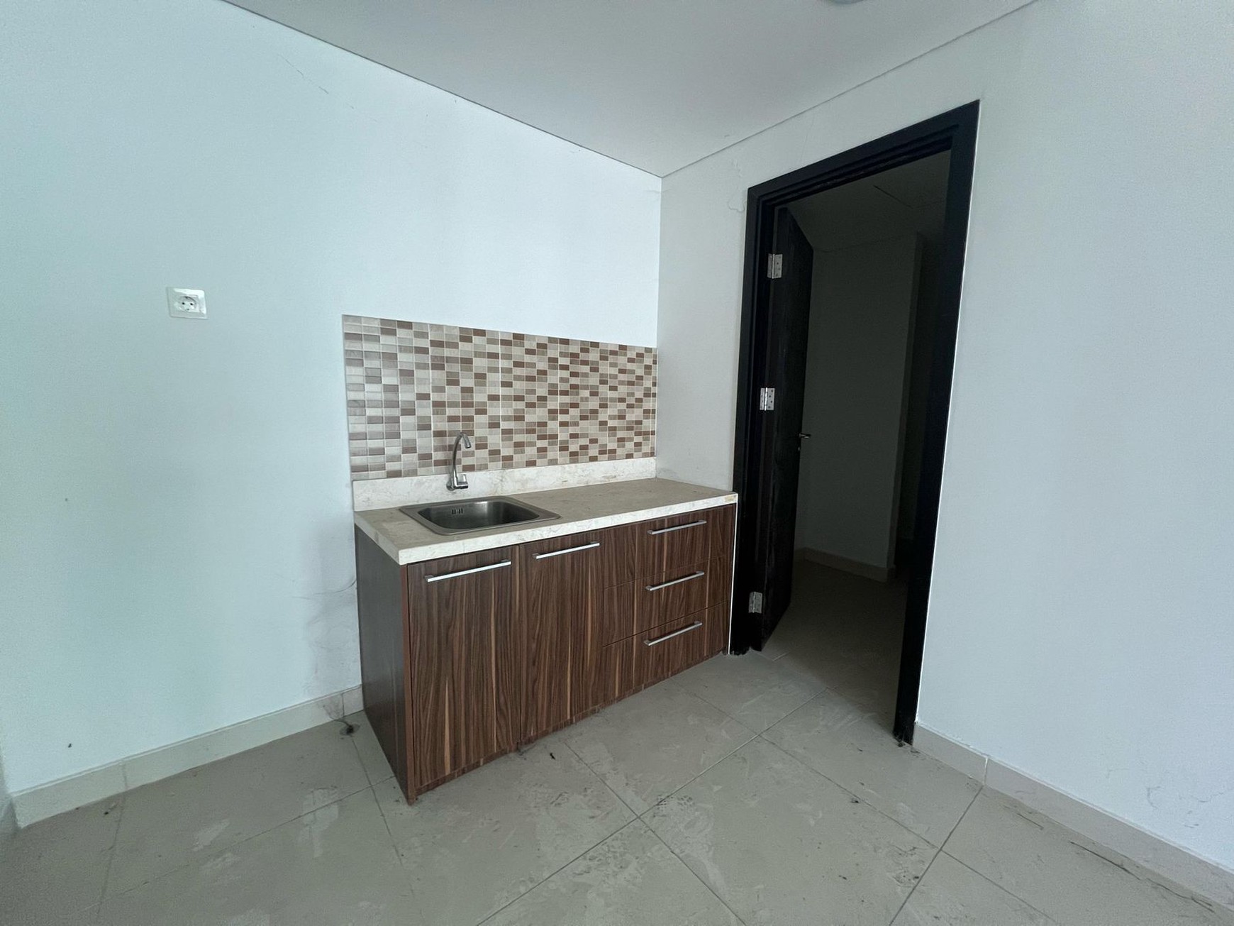 Dijual Apartemen mewah The Aspen Peak, dekat Stasiun MRT Fatmawati
