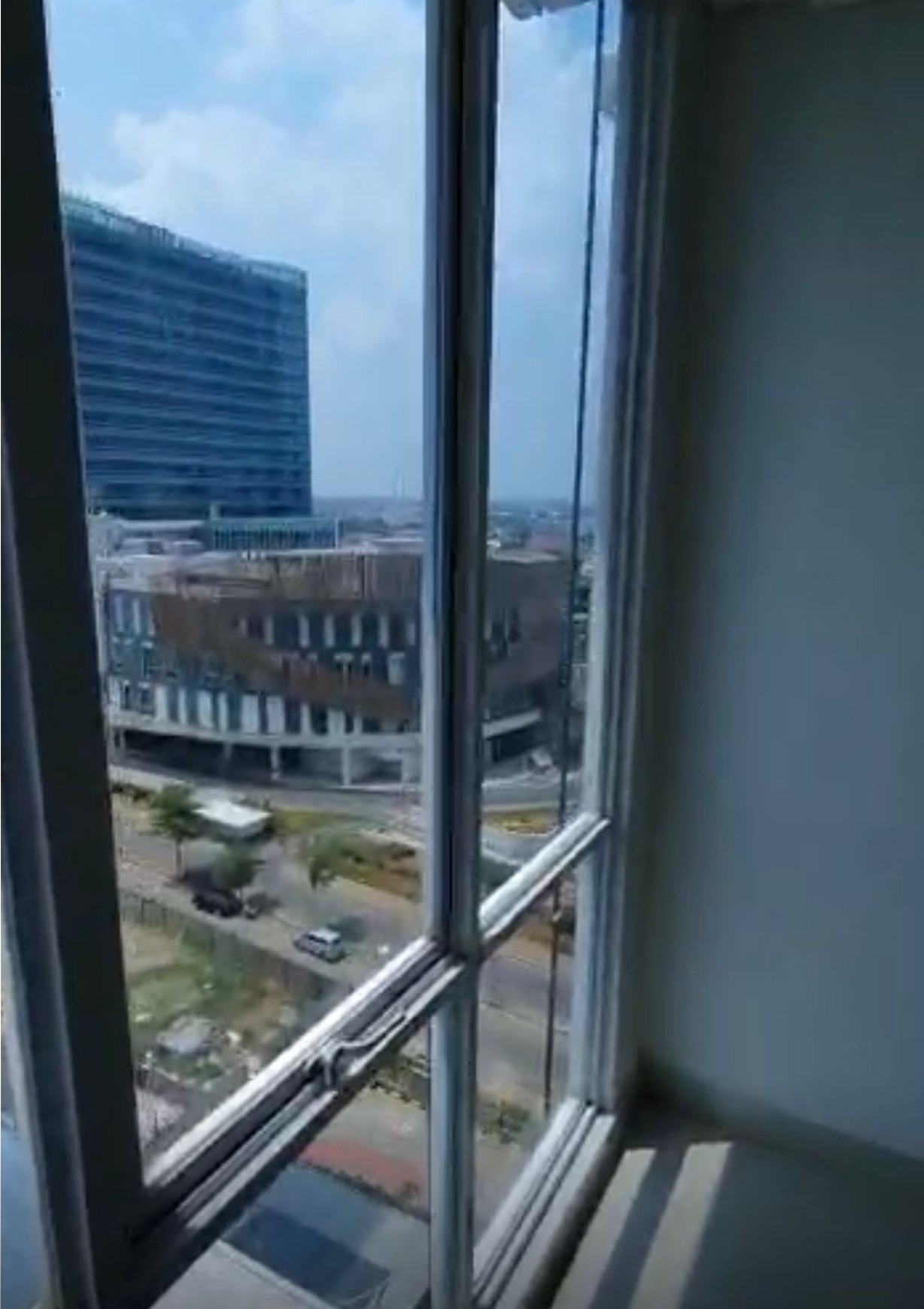 Dijual Apartemen mewah The Aspen Peak, dekat Stasiun MRT Fatmawati