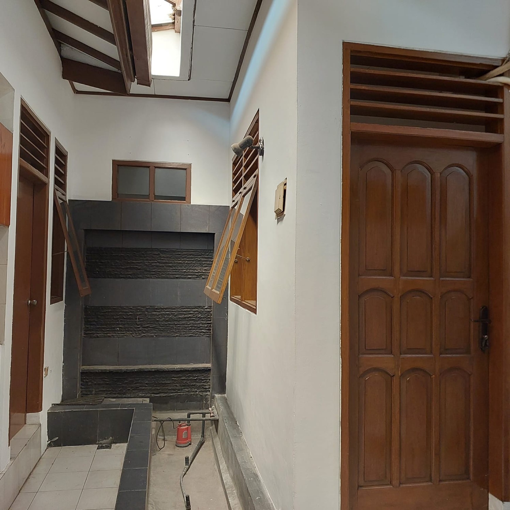 Rumah nyaman di Komplek Bukit Indah Ciputat dekat Mc D dan KFC Gaplek.