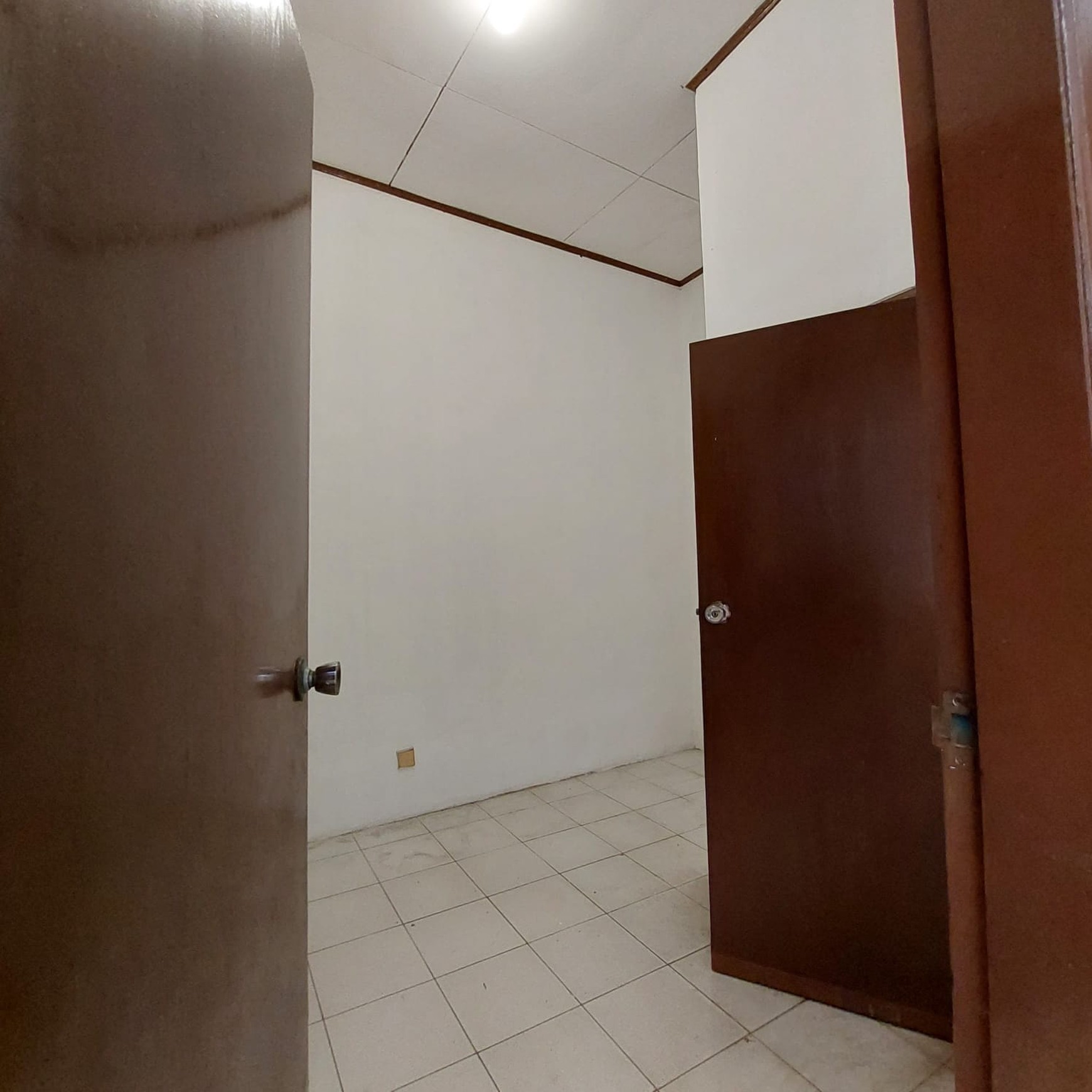 Rumah nyaman di Komplek Bukit Indah Ciputat dekat Mc D dan KFC Gaplek.
