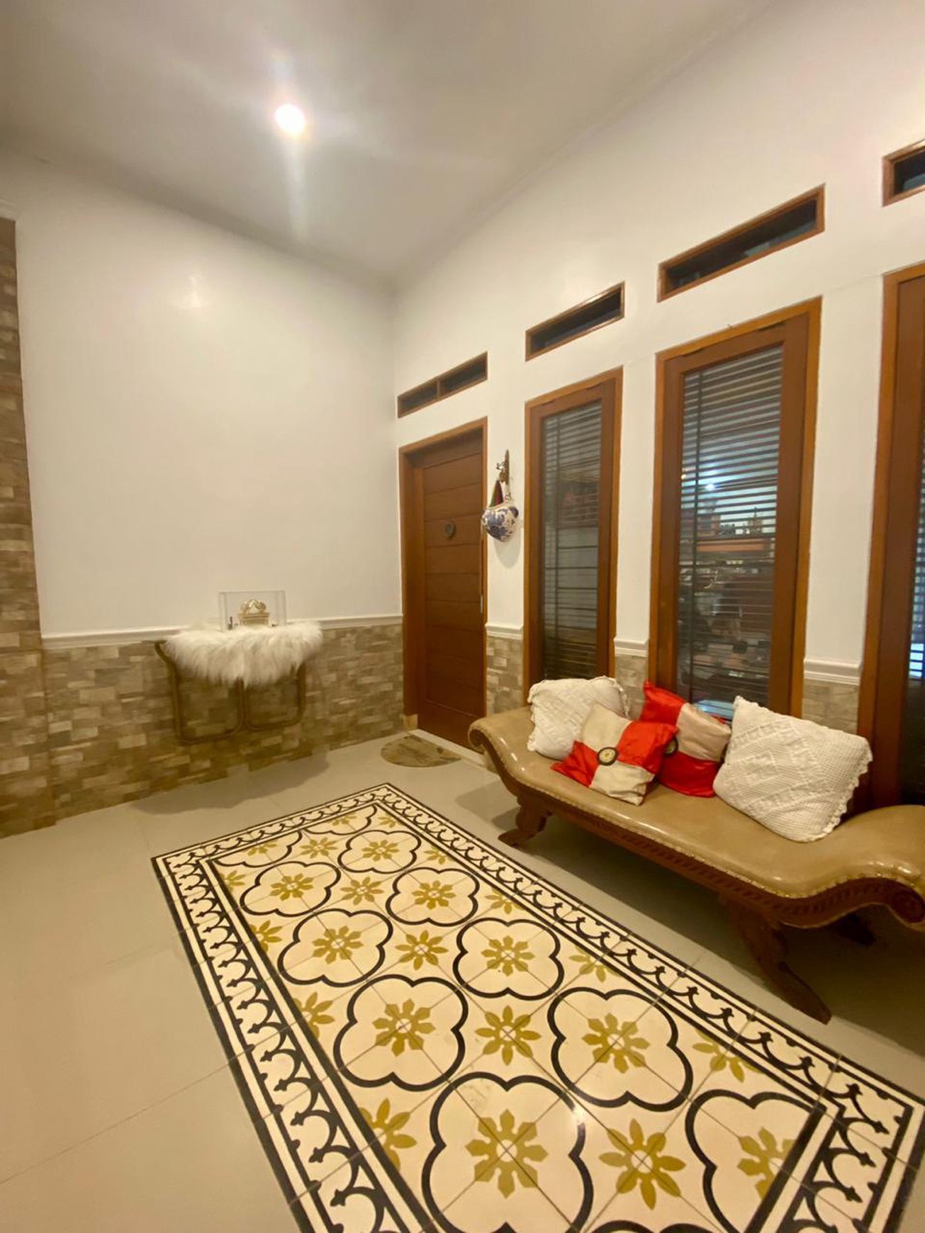 Rumah Strategis di Pd Labu, tenang. Strategis, murah