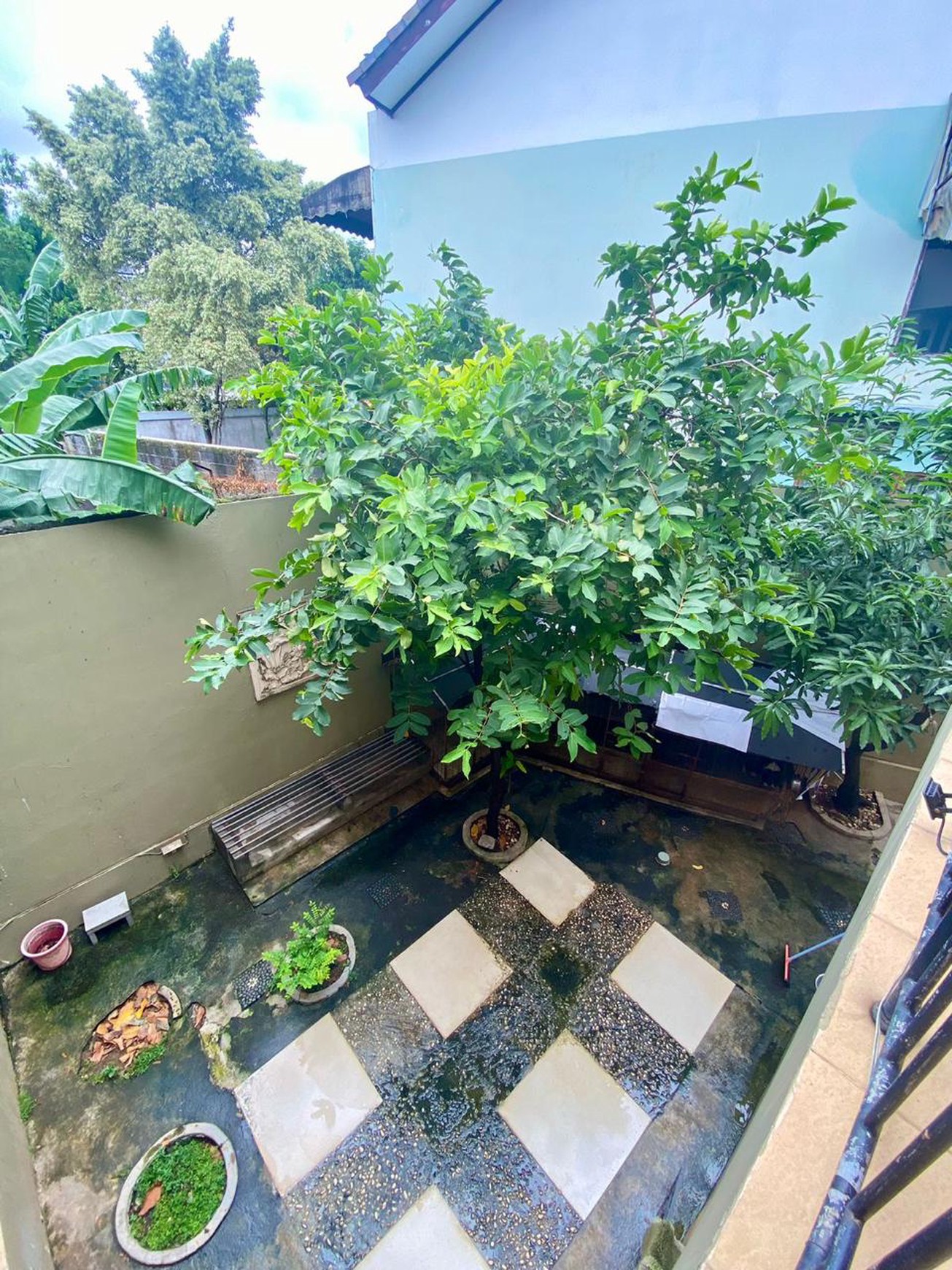 Rumah Strategis di Pd Labu, tenang. Strategis, murah
