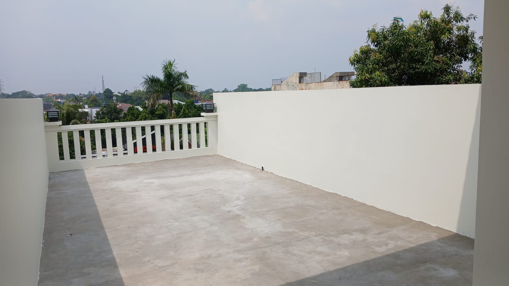 Ruko baru strategis di jalan raya Cirendeu, Bagus.