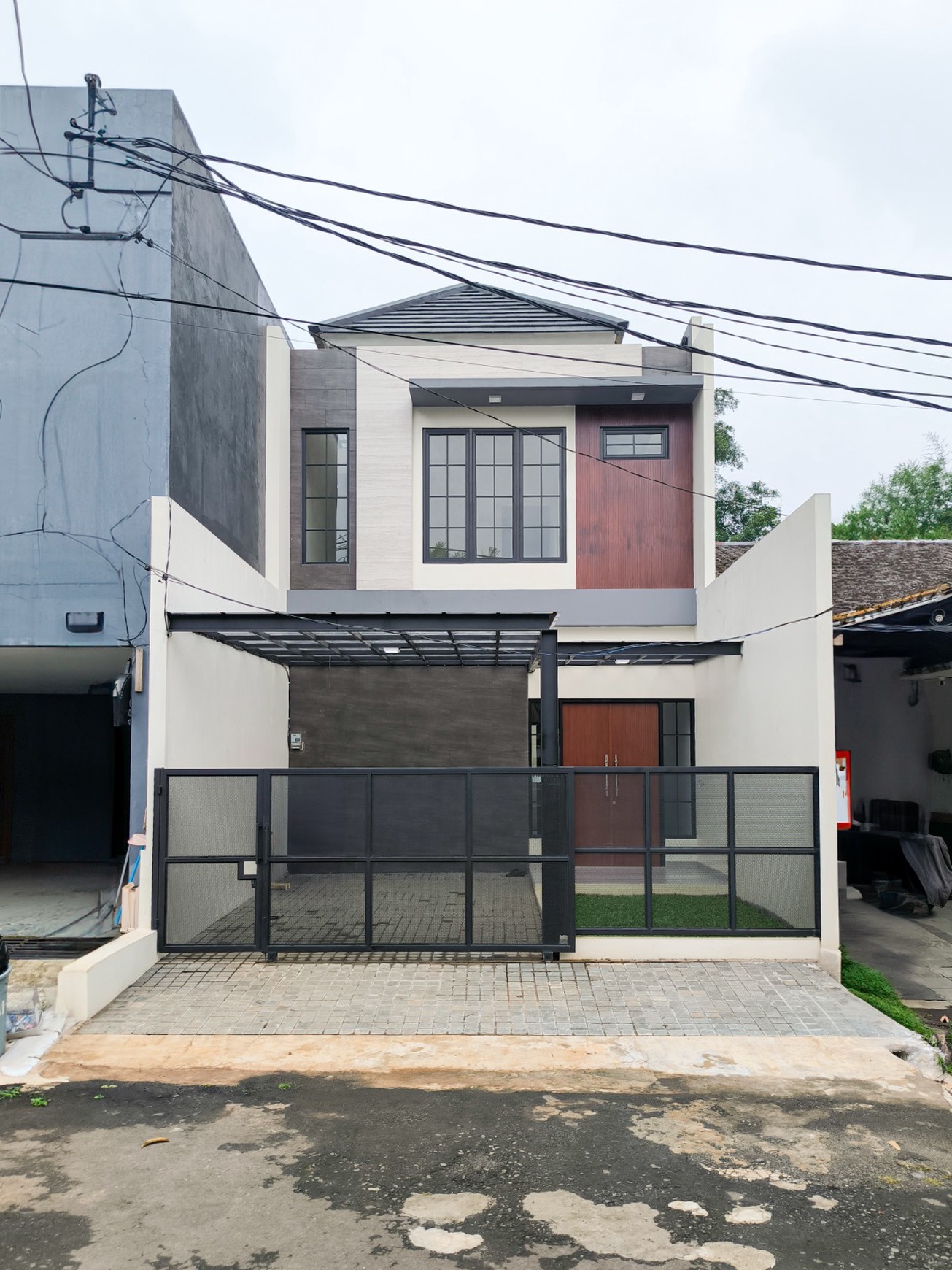 Rumah Bagus Siap Huni Asri di Graha Bunga, Graha Bintaro, Tangerang Selatan