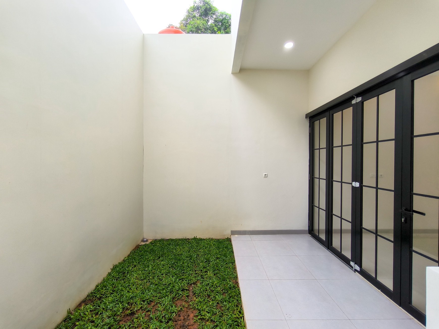 Rumah Bagus Siap Huni Asri di Graha Bunga, Graha Bintaro, Tangerang Selatan