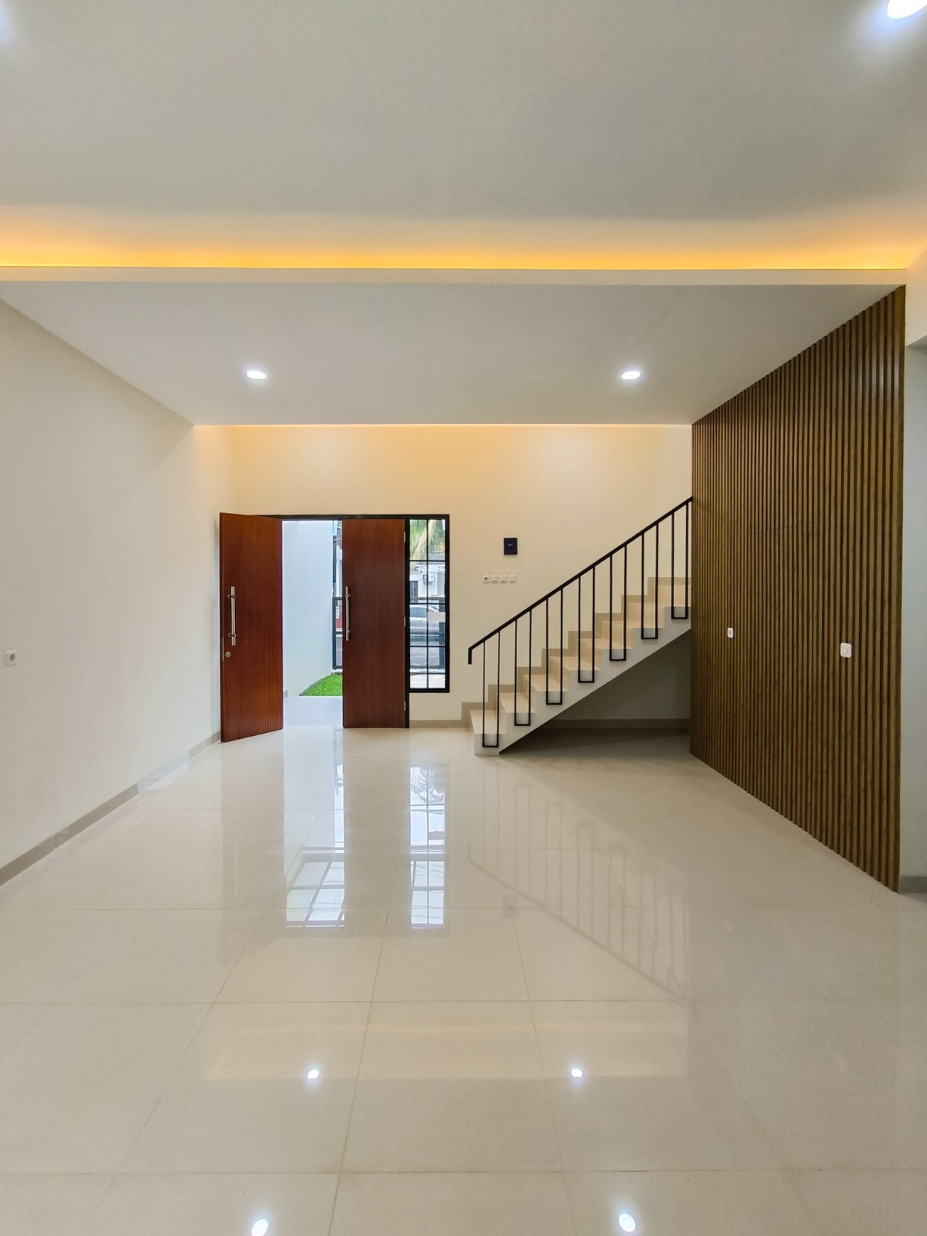Rumah Bagus Siap Huni Asri di Graha Bunga, Graha Bintaro, Tangerang Selatan