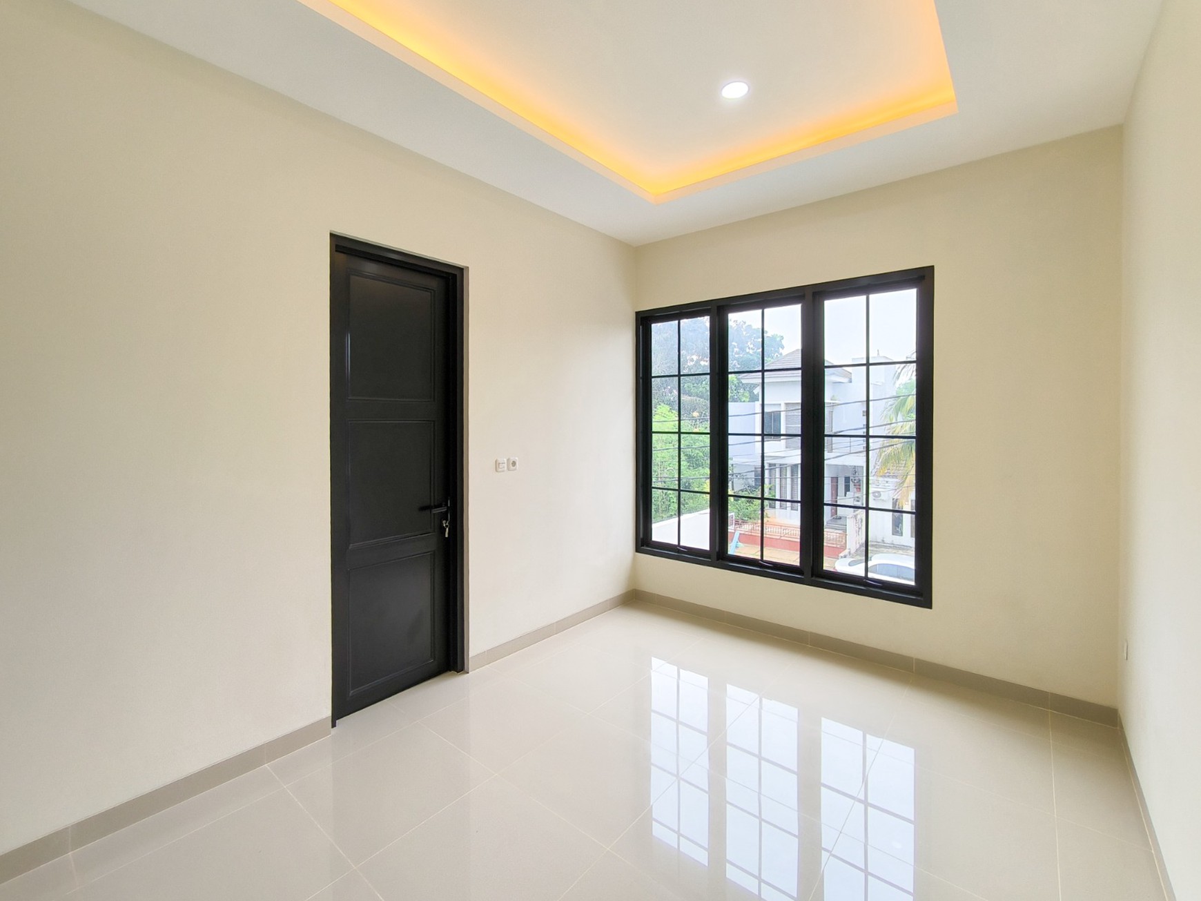 Rumah Bagus Siap Huni Asri di Graha Bunga, Graha Bintaro, Tangerang Selatan