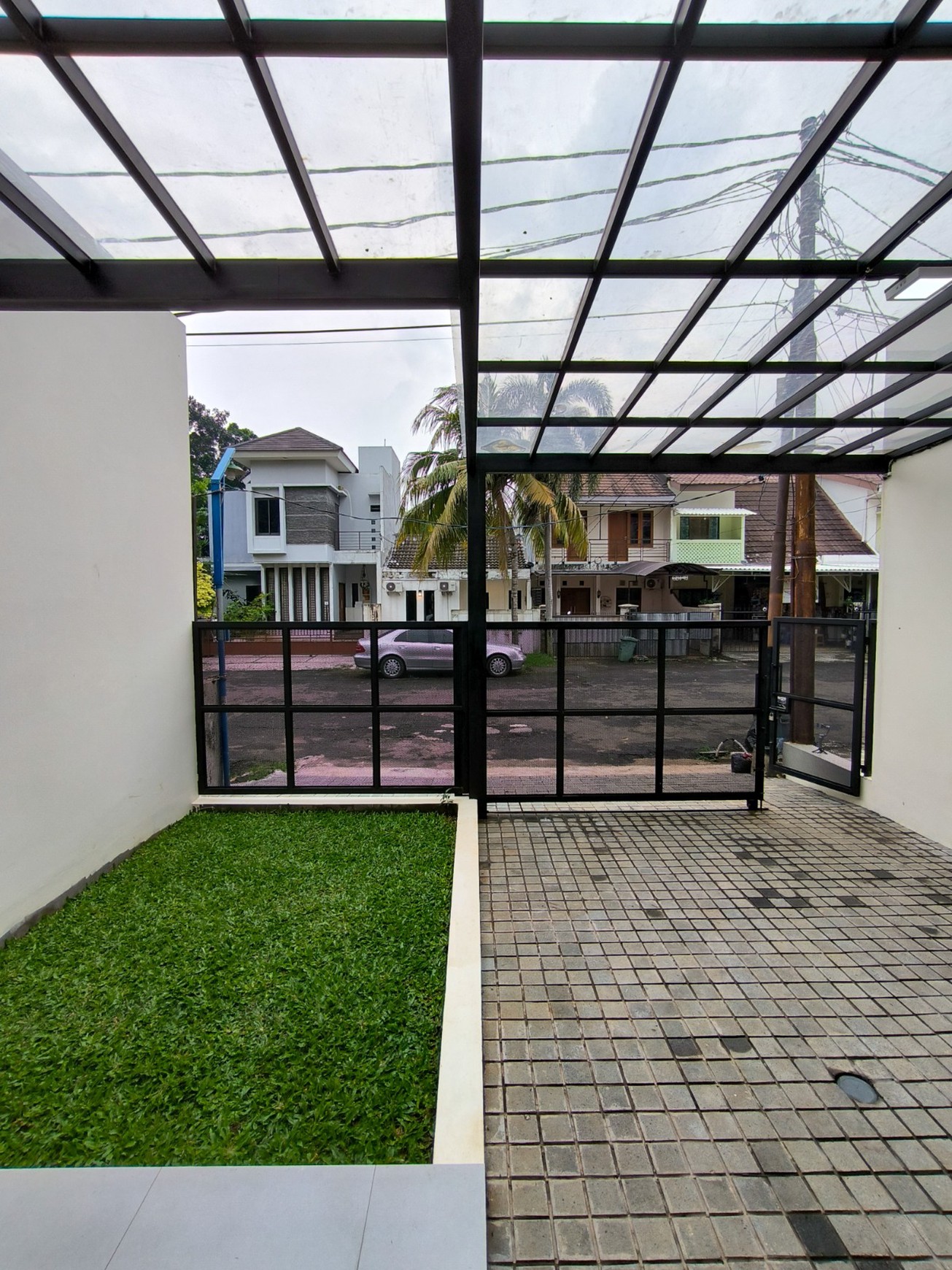Rumah Bagus Siap Huni Asri di Graha Bunga, Graha Bintaro, Tangerang Selatan
