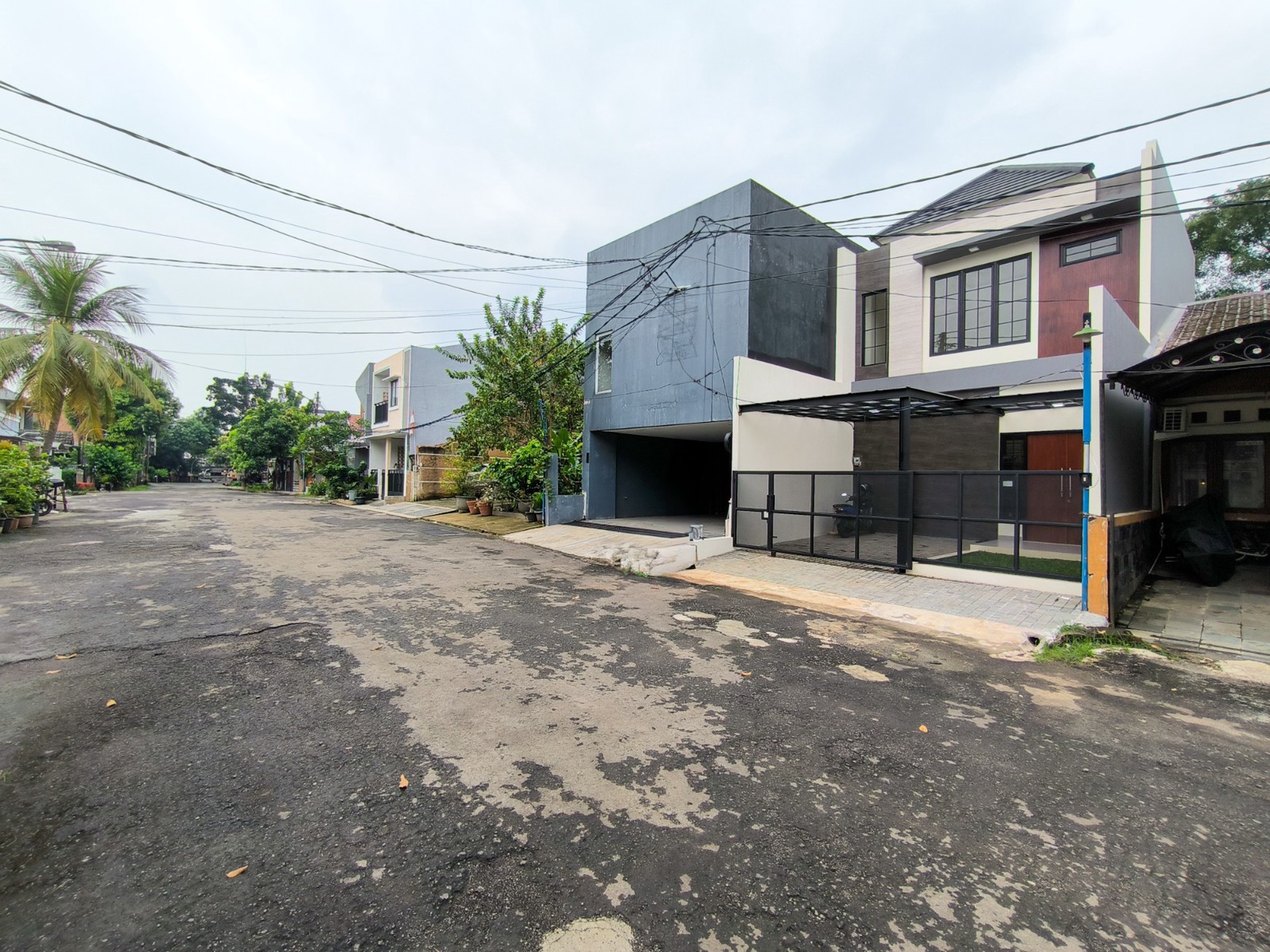 Rumah Bagus Siap Huni Asri di Graha Bunga, Graha Bintaro, Tangerang Selatan