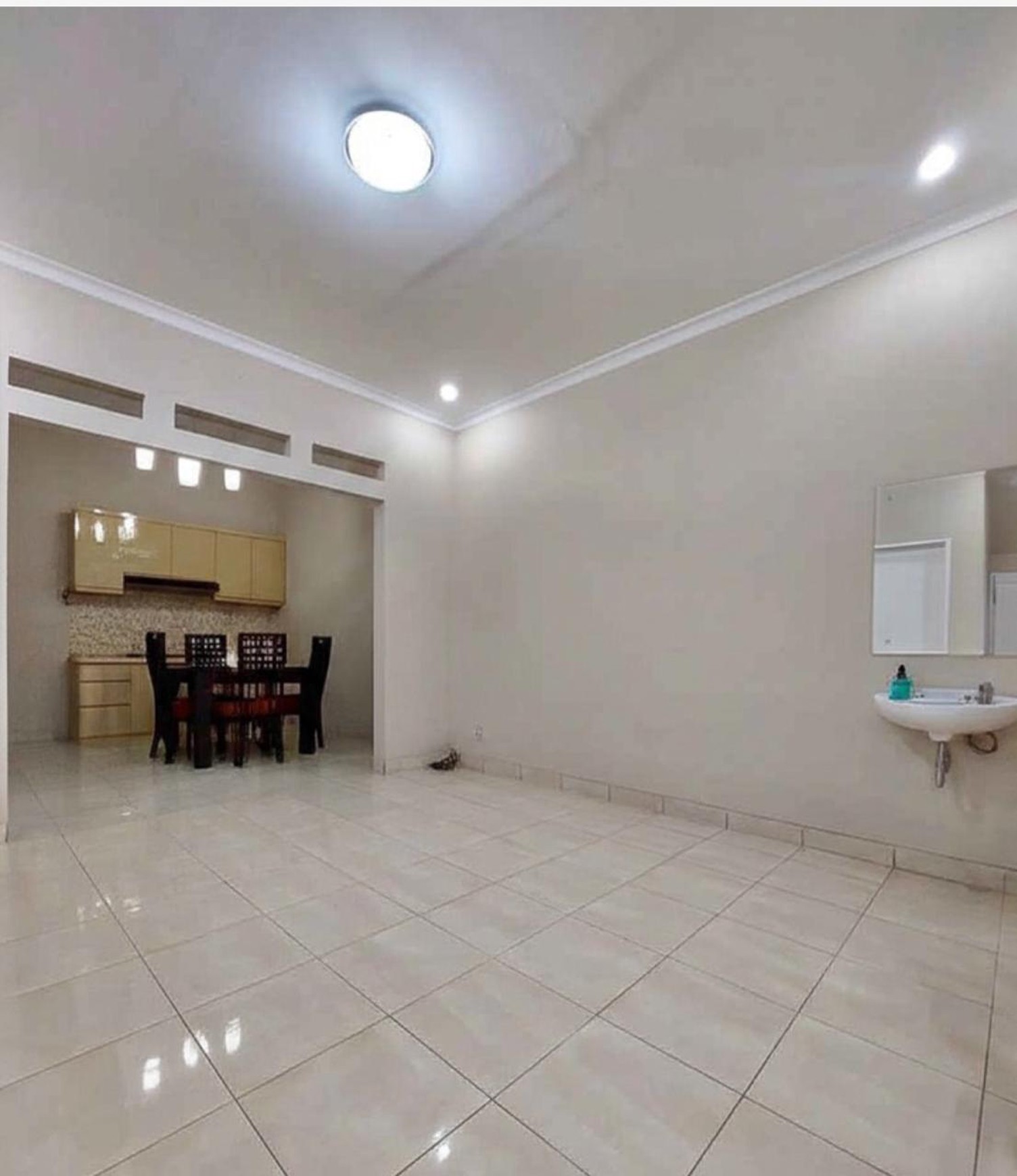 Rumah 2 Lantai Siap Huni di Delatinos BSD Dekat Tol