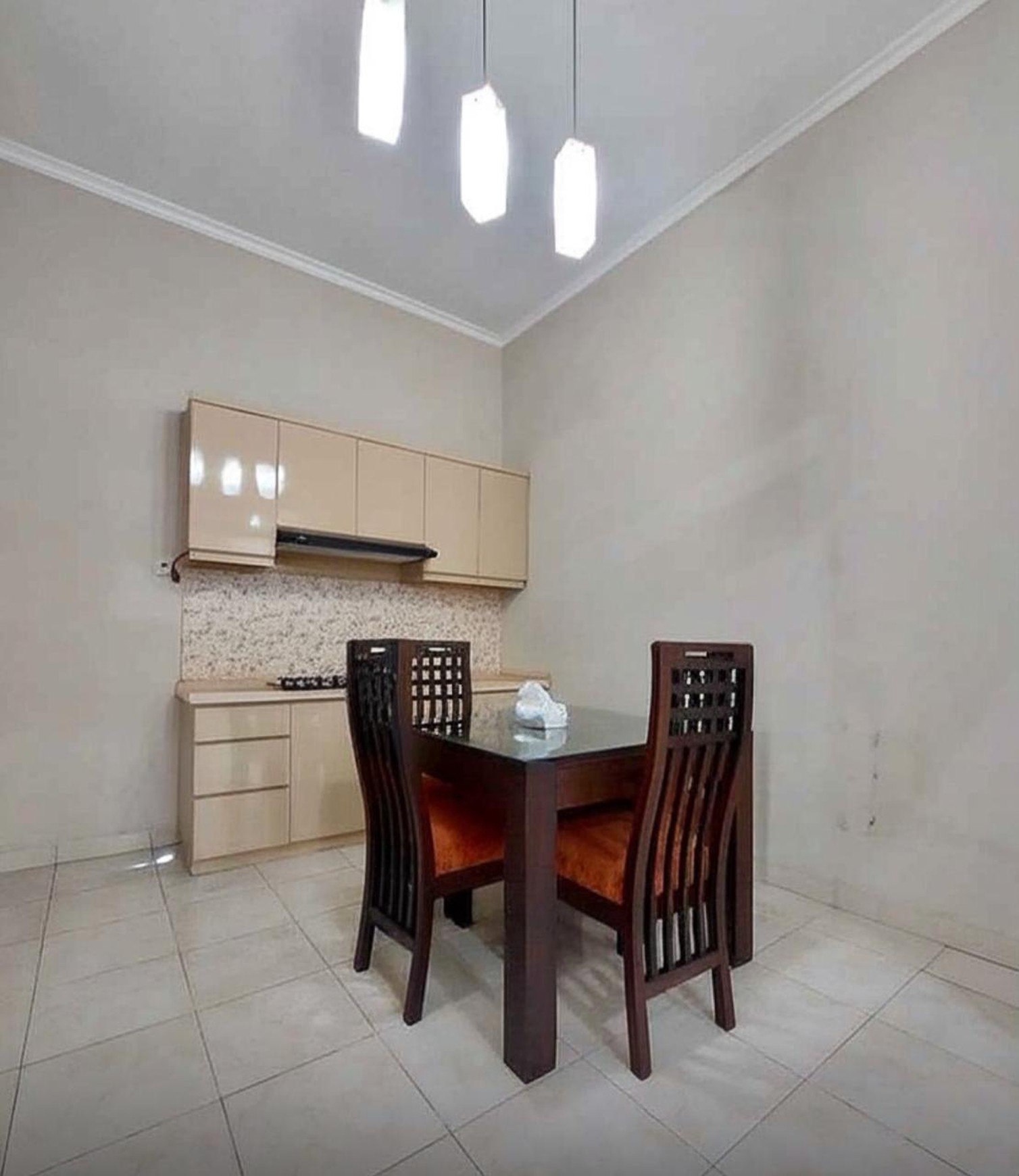 Rumah 2 Lantai Siap Huni di Delatinos BSD Dekat Tol