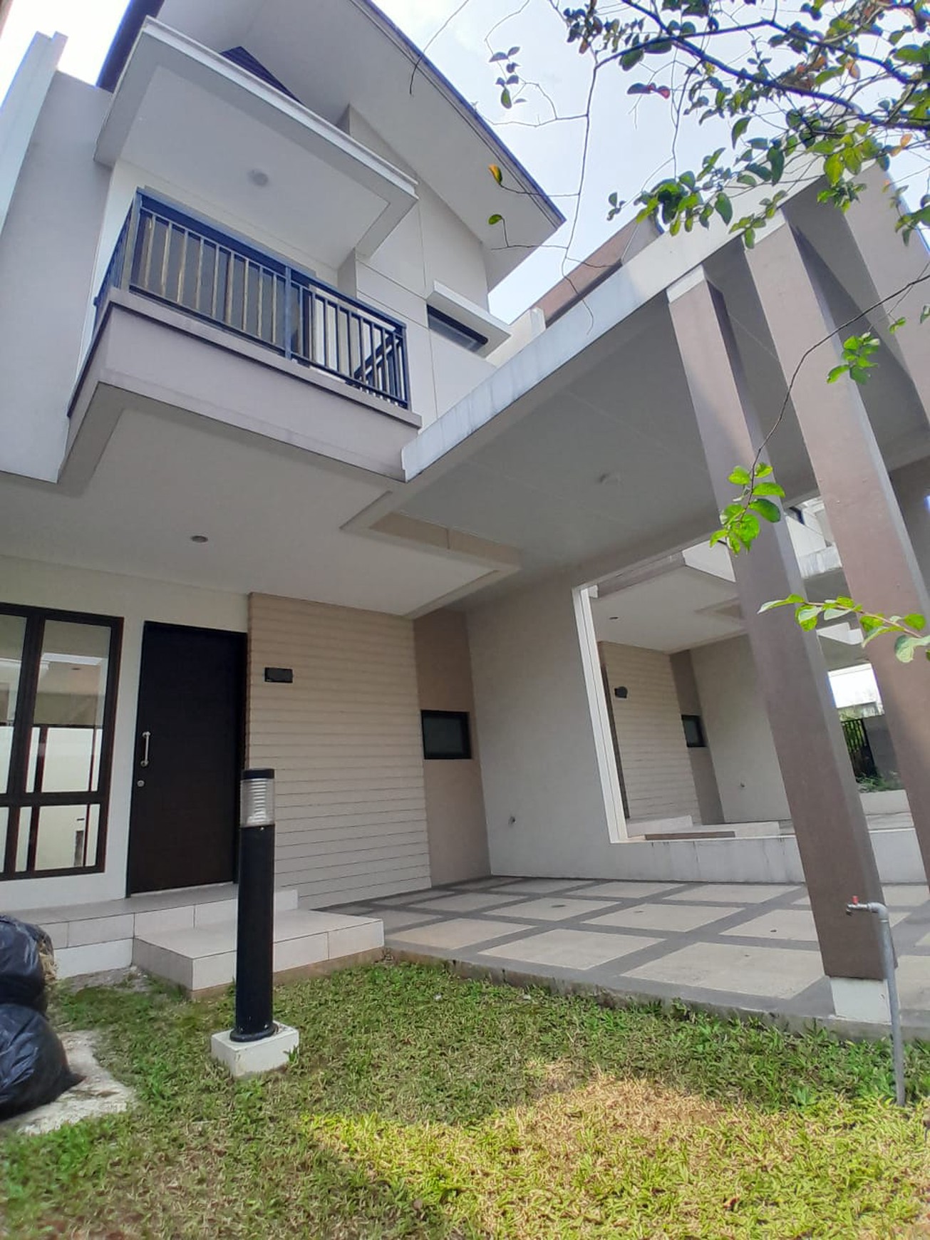 Turun Harga Rumah Cantik 2 Lantai di Podomoro River View SHM On Hand Dekat Pintu Tol Cimanggis