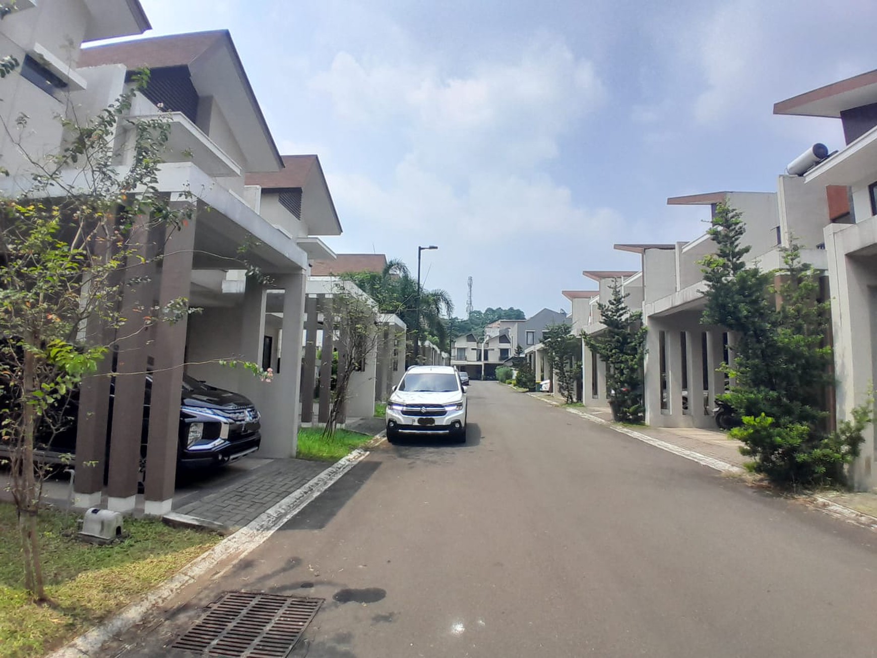 Turun Harga Rumah Cantik 2 Lantai di Podomoro River View SHM On Hand Dekat Pintu Tol Cimanggis