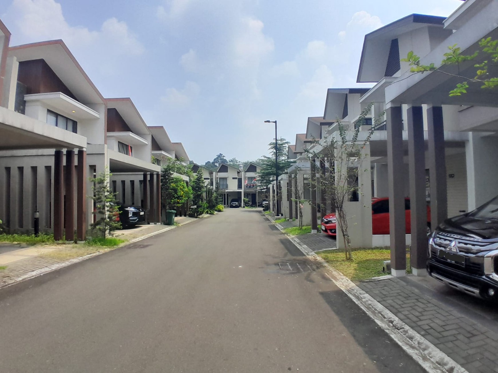 Turun Harga Rumah Cantik 2 Lantai di Podomoro River View SHM On Hand Dekat Pintu Tol Cimanggis