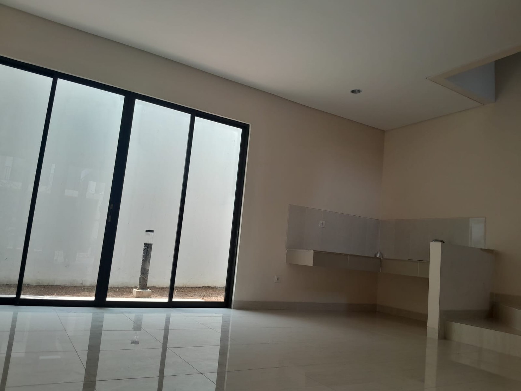 Turun Harga Rumah Cantik 2 Lantai di Podomoro River View SHM On Hand Dekat Pintu Tol Cimanggis