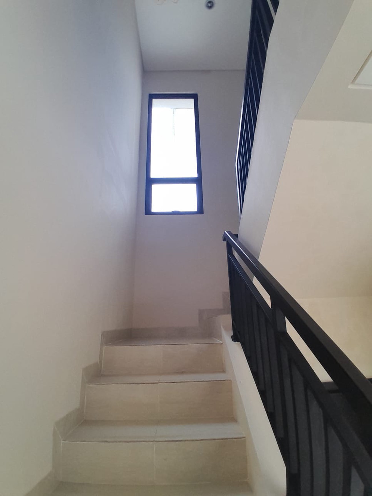 Turun Harga Rumah Cantik 2 Lantai di Podomoro River View SHM On Hand Dekat Pintu Tol Cimanggis