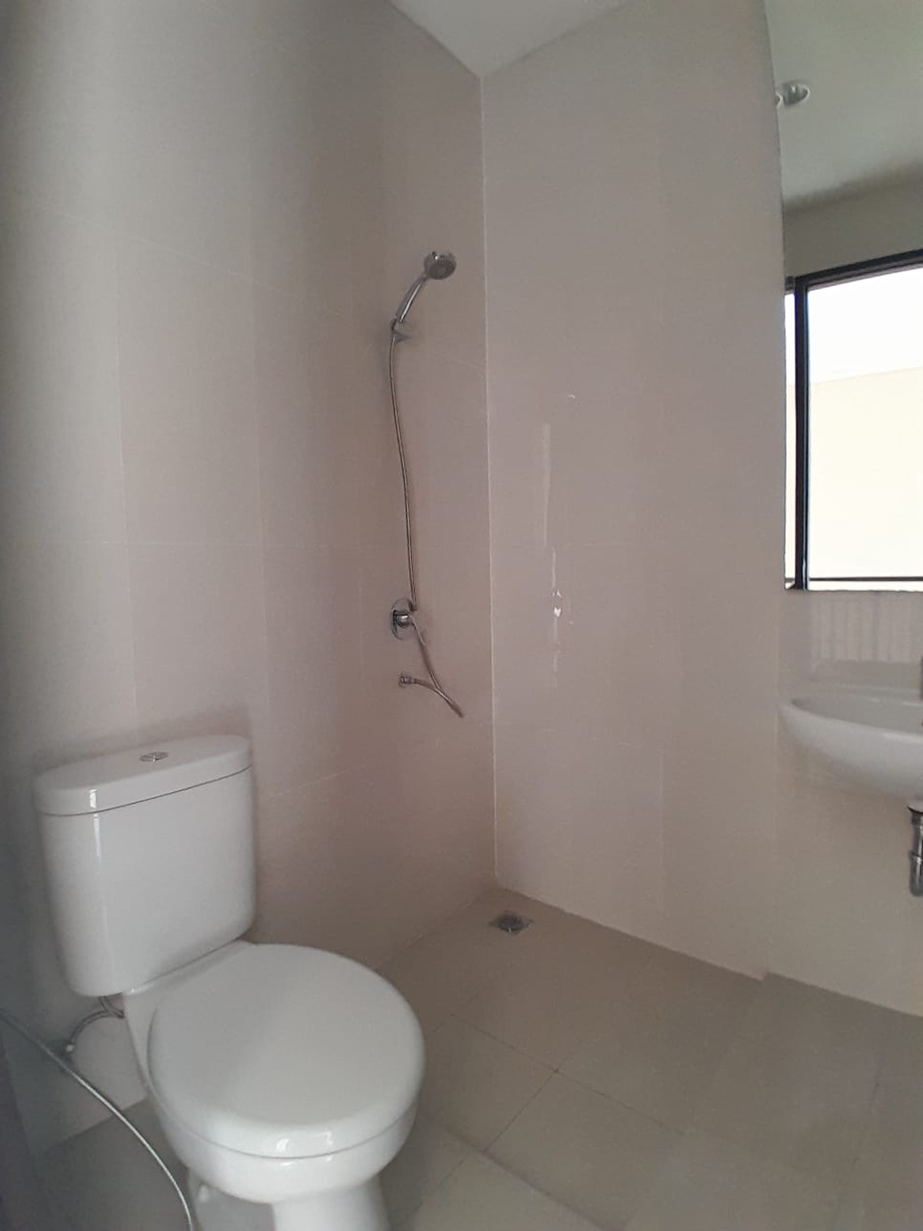 Turun Harga Rumah Cantik 2 Lantai di Podomoro River View SHM On Hand Dekat Pintu Tol Cimanggis