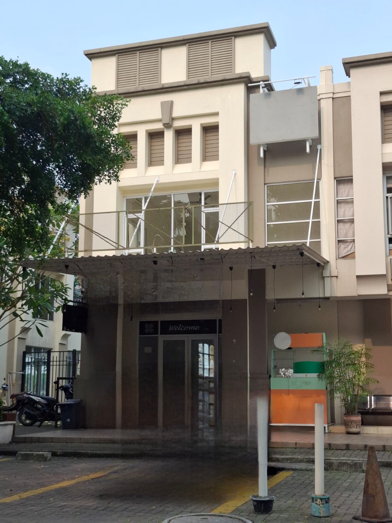 Ruko 2 Lantai Hadap Danau di Kawasan Vanya Park BSD City