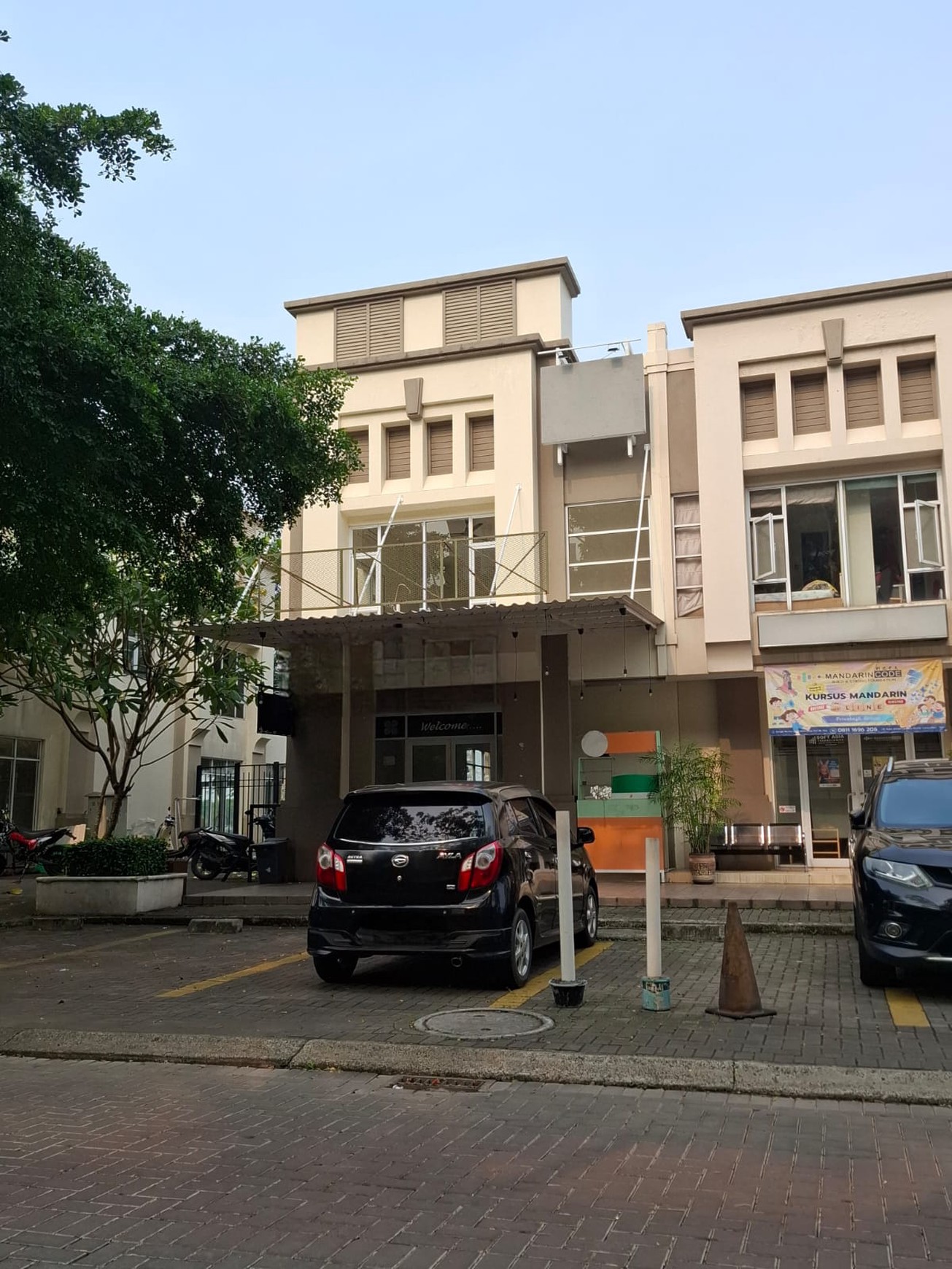 Ruko 2 Lantai Hadap Danau di Kawasan Vanya Park BSD City