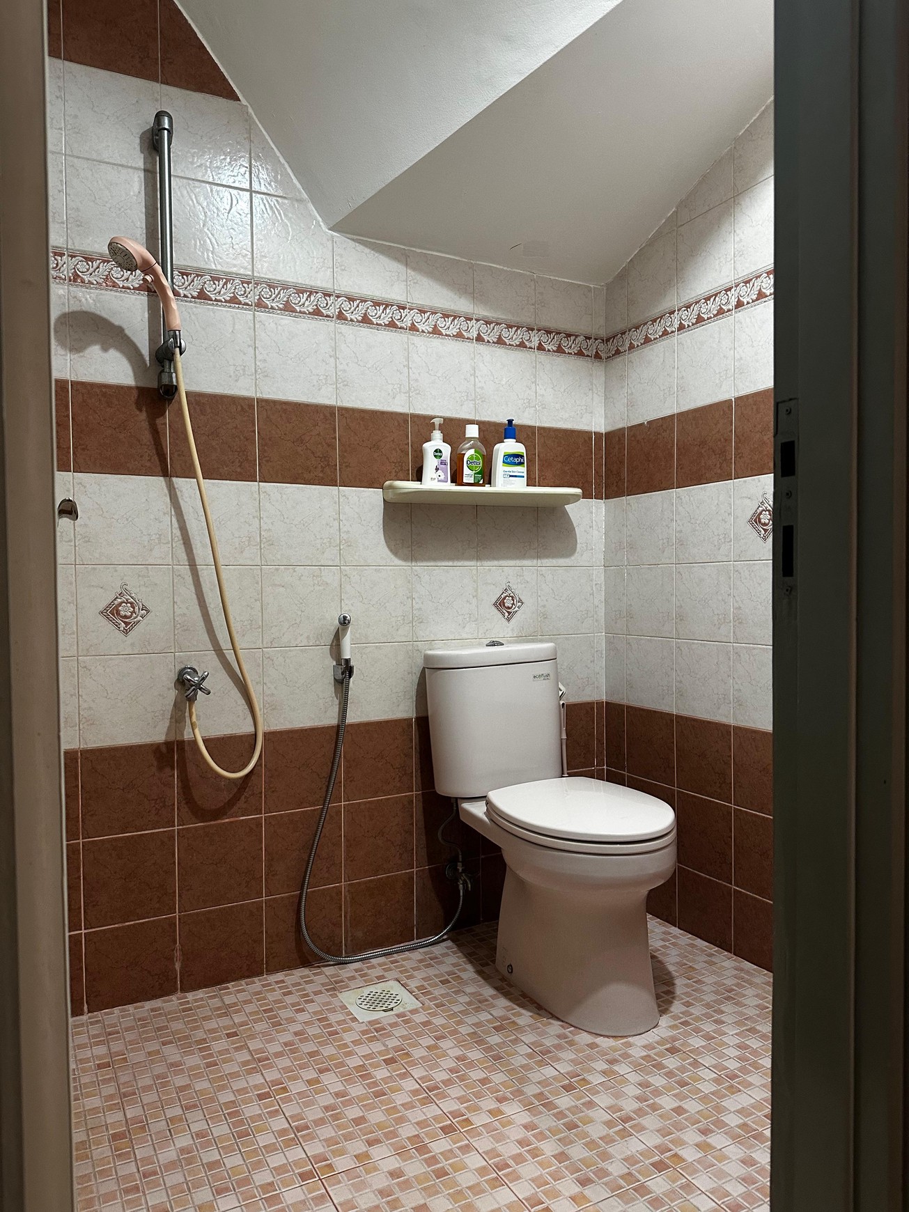 Dijual Rumah di JL. Mentawai Lippo Karawaci Tangerang 