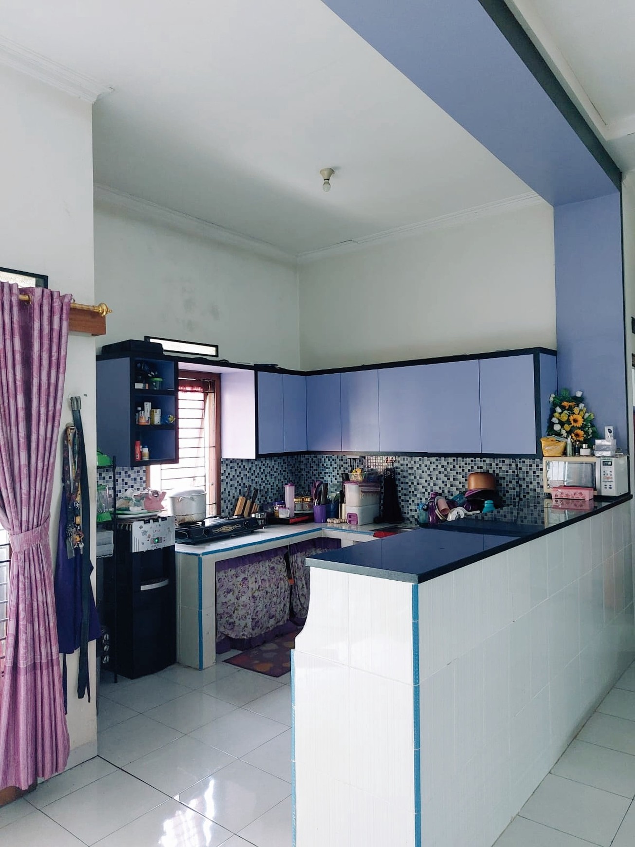 Rumah. Luas 2 Lantai Tenang Dan Sejuk Di Depok Jawa Barat