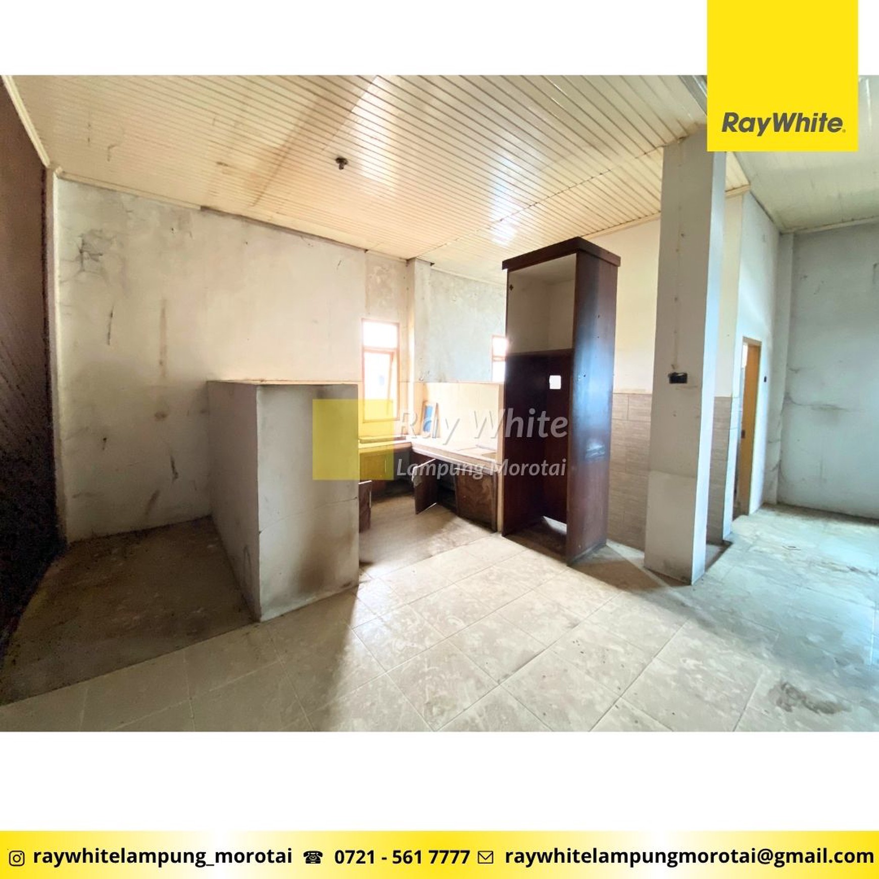 Rumah Klasik 2 Lantai Kedamaian Bandar Lampung