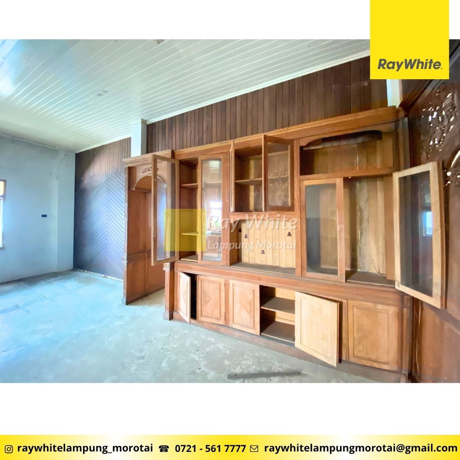 Rumah Klasik 2 Lantai Kedamaian Bandar Lampung