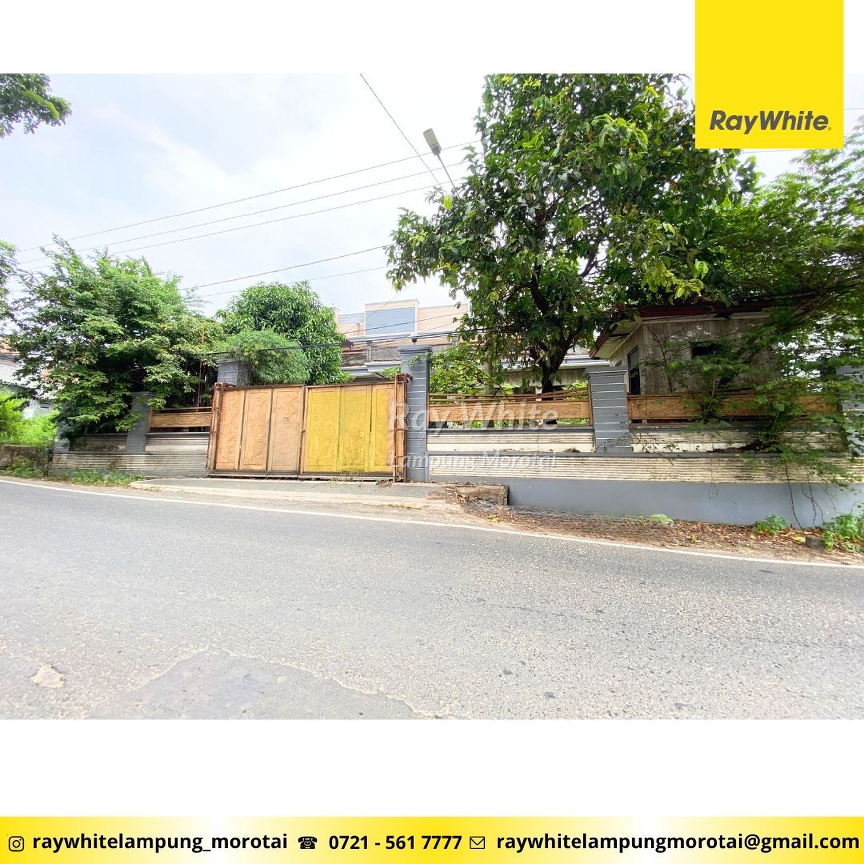 Rumah Klasik 2 Lantai Kedamaian Bandar Lampung