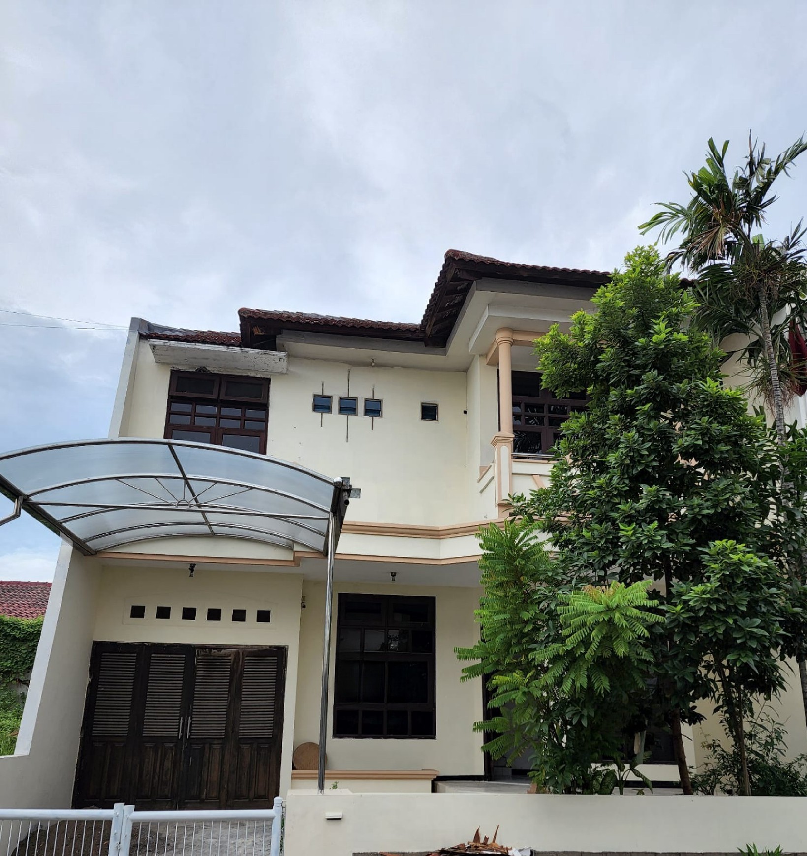 Murah Luas Dijual Rumah Pinus Asri Dekat Wisata Bukit Mas, Prambanan Residence , Royal Residence Dekat Pakuwon Mall, Ptc, Supermall